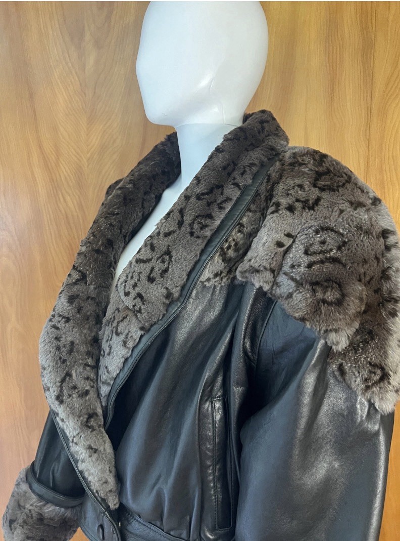 80s Carole little leather jacket with leopard print fur /Mob Wife /size: Medium/