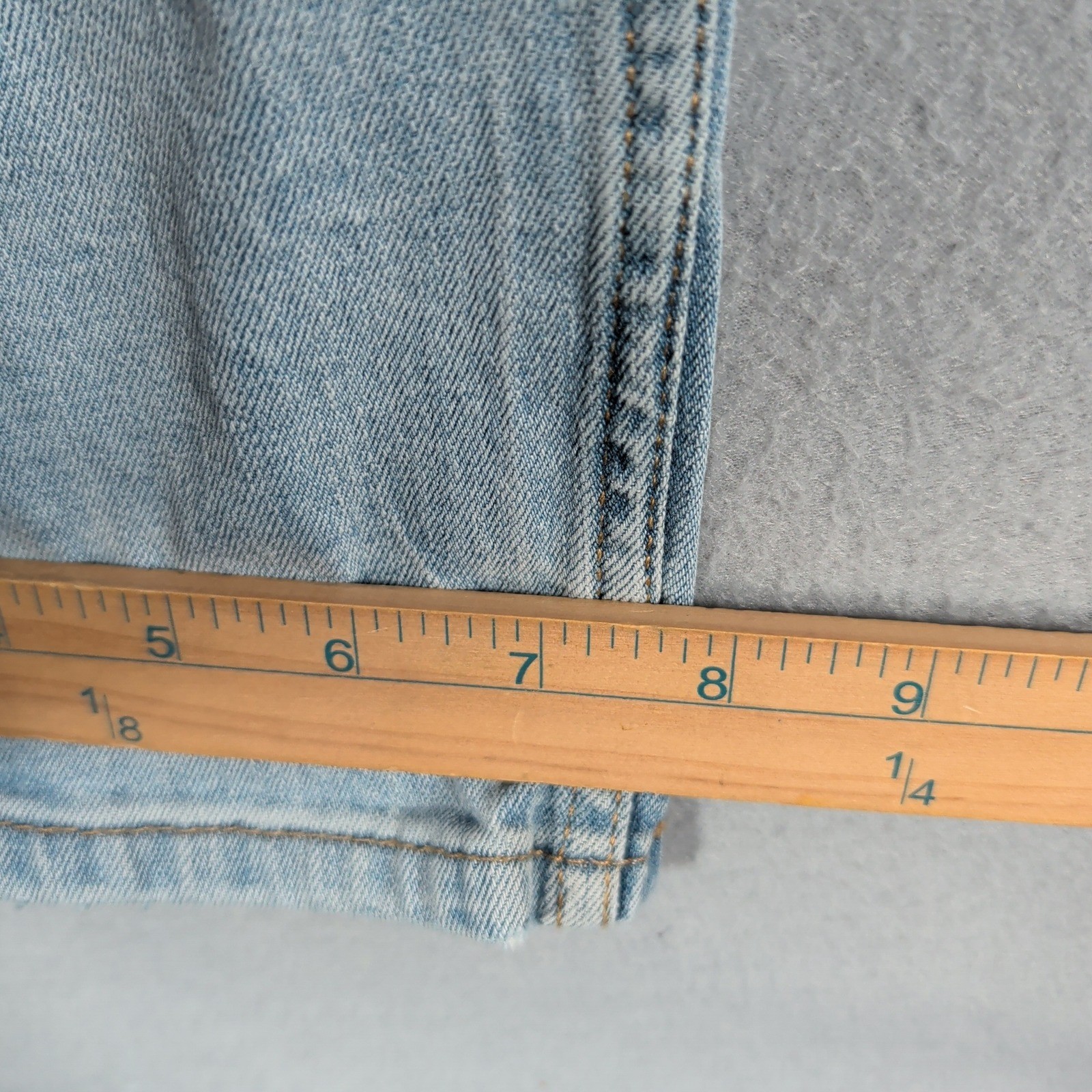 Levi’s 513 Jeans Mens 36×32 Light Wash Slim Straight Denim Casual Everyday Wear