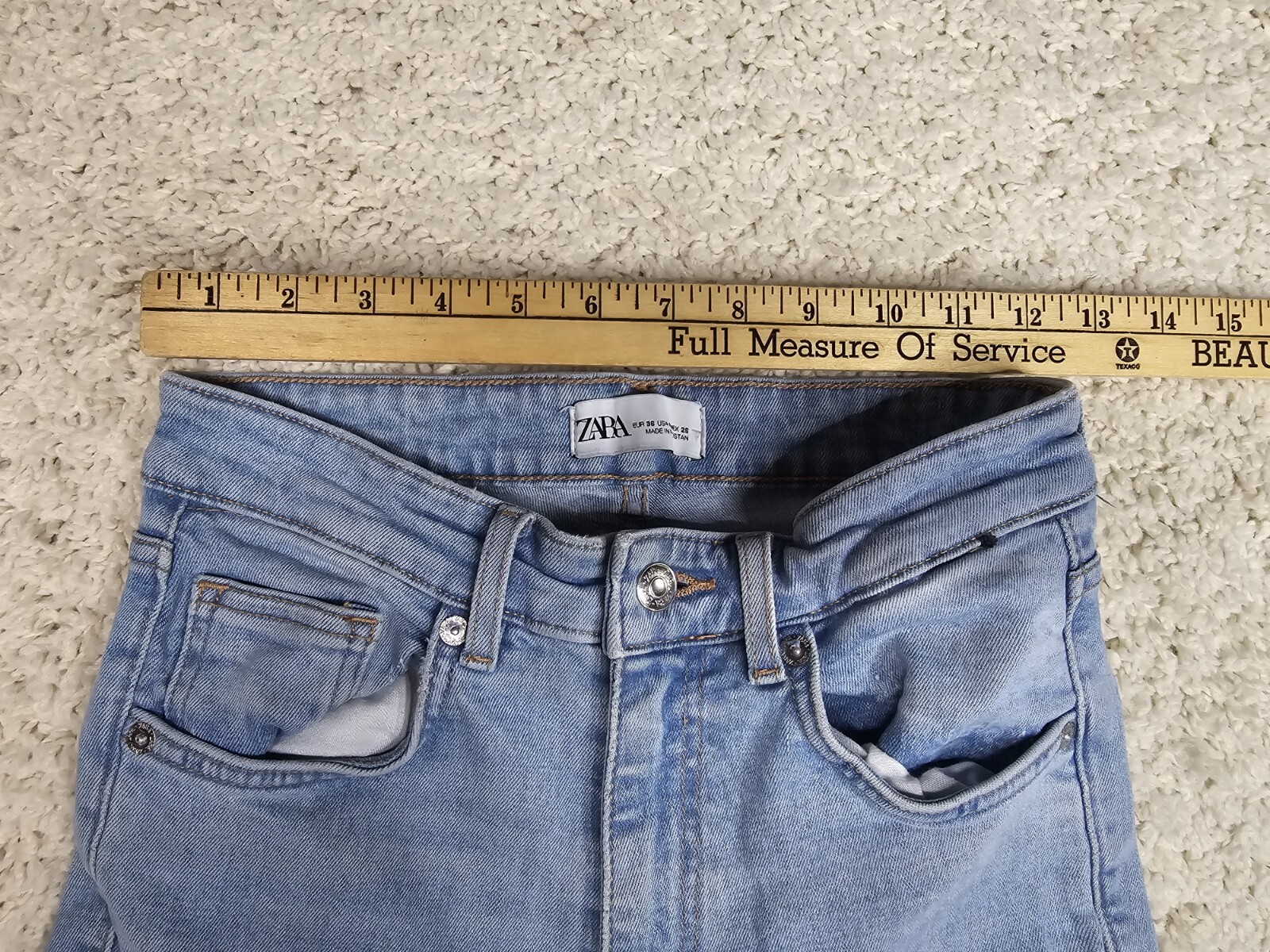 Zara Jeans Womens 4 (26×26) Relaxed Straight High Rise Medium Wash Raw Hem Denim