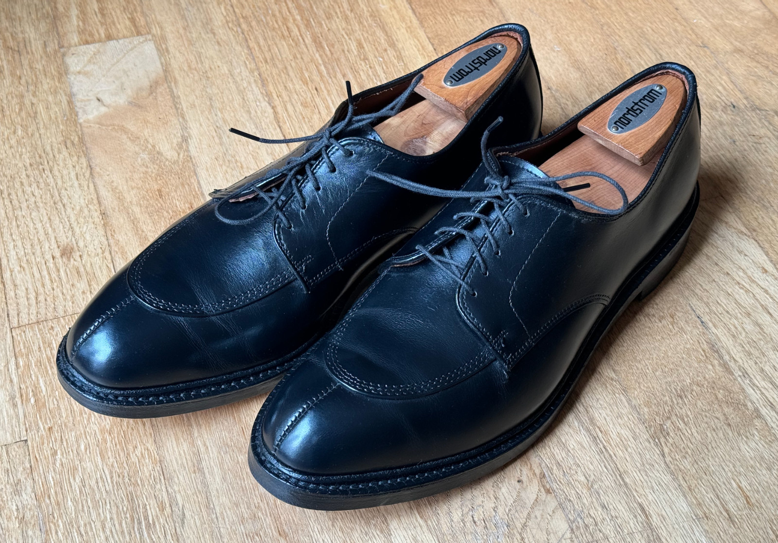 Allen Edmonds Walton Split Toe Shoe Size 9.5D (US)