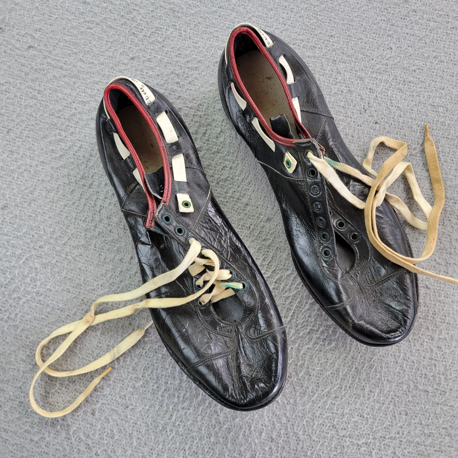 Riddell Snug-Tie Football Shoes Mens 11.5E VTG Leather Low Top Lace Up Cleats