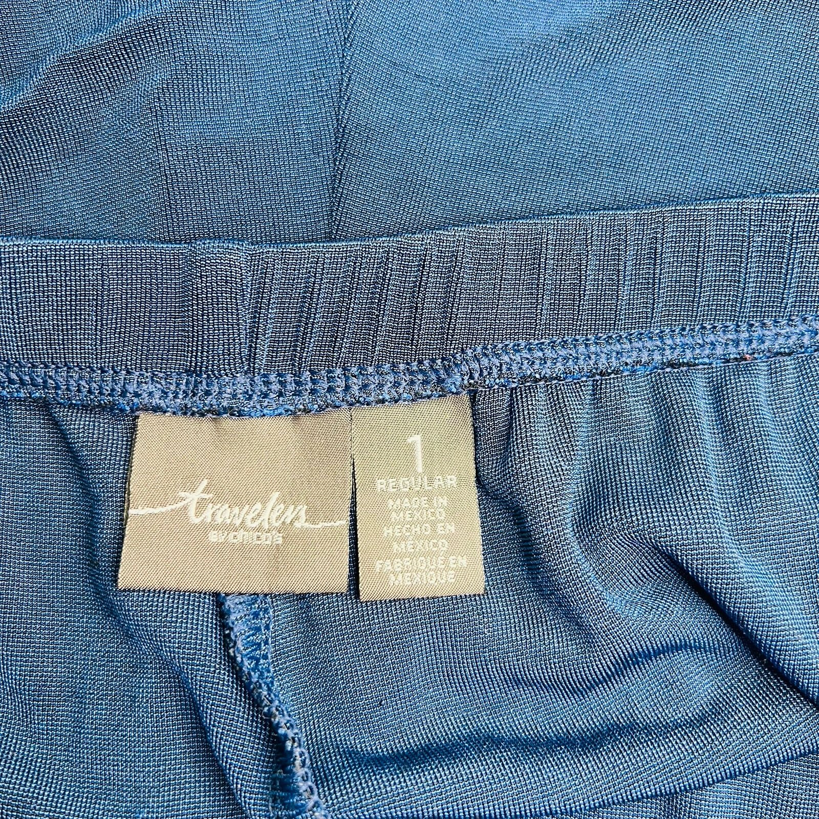 Chicos Travelers Women Straight Leg Pull On Pants Sz 1REG Navy Blue Slinky Knit