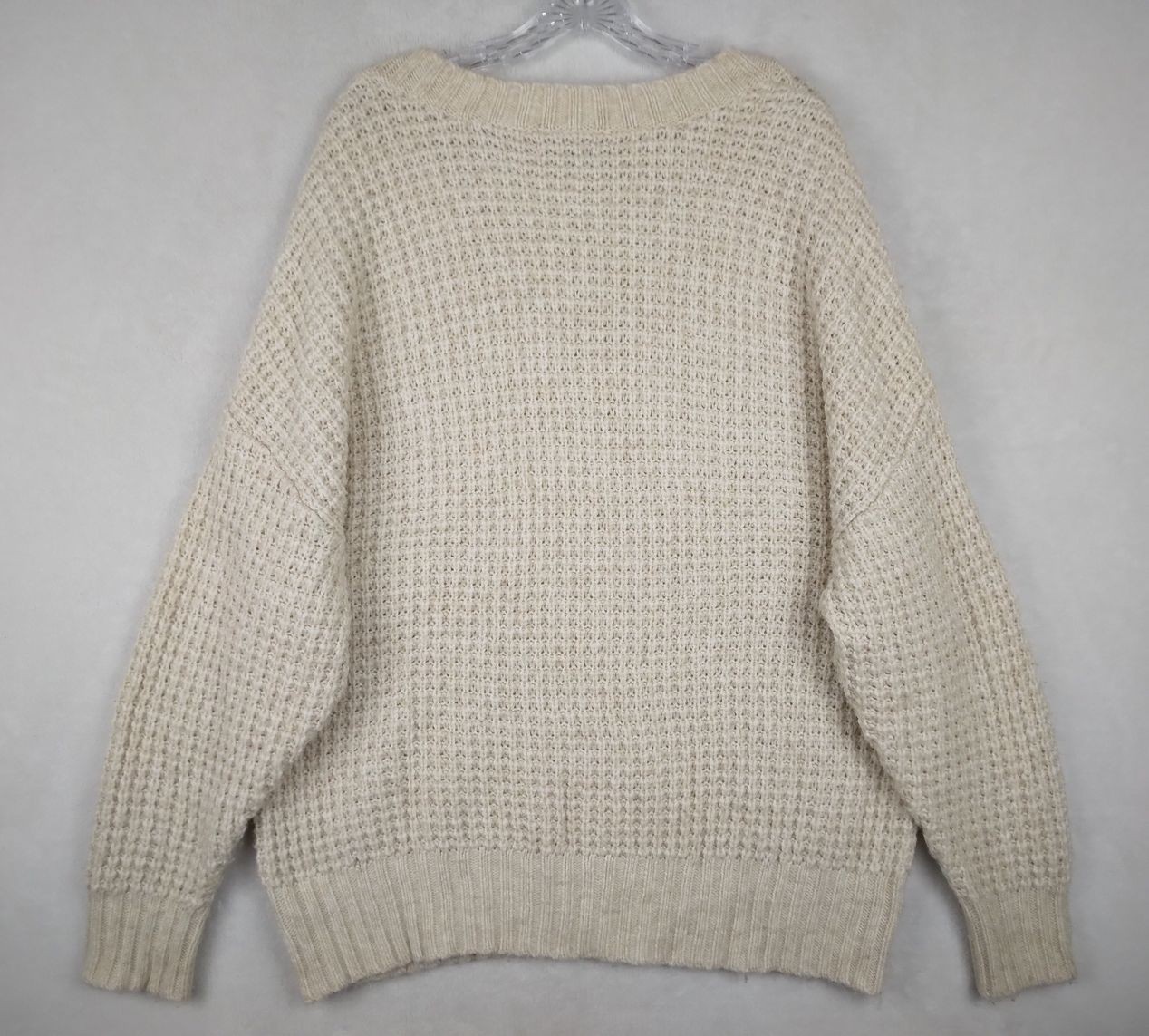 American Eagle Women’s Large Ivory V-Neck Chunky Knit Acrylic Blend Sweater