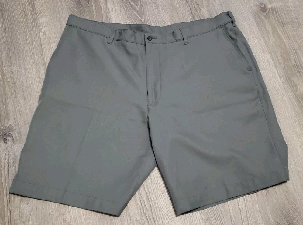 PGA Tour Men’s Golf Shorts Flat Front Grey Size 42 Hiking Walking Athleisure