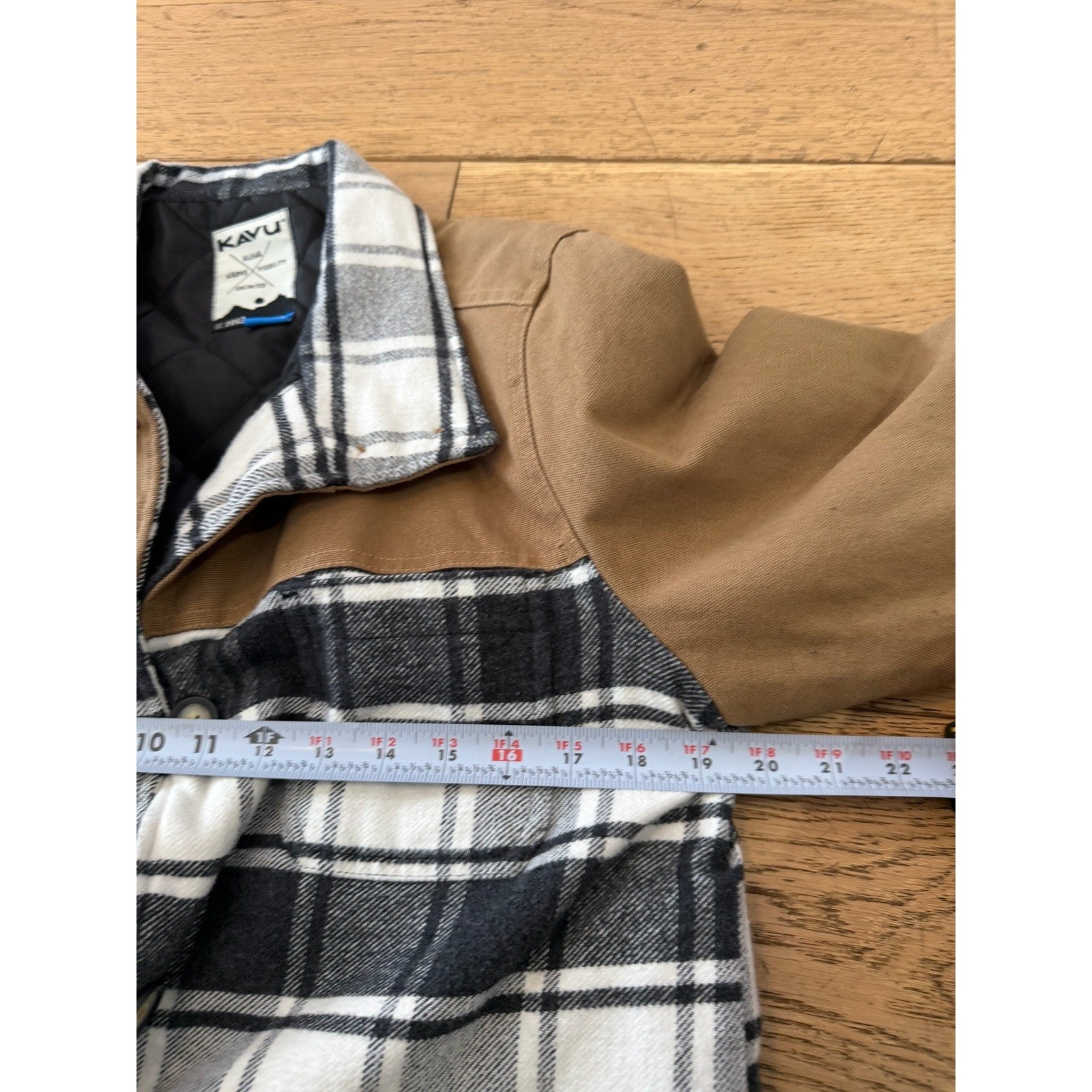 KAVU Highlands Plaid Contrast Sleeve Quilted Lined Shirt Jacket Button Up Size L