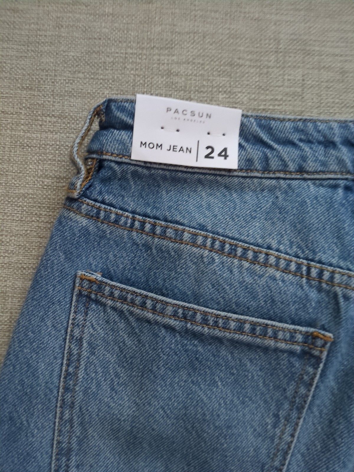 Pacsun Mom Jeans Light Wash Size 24 High Rise (24×28) NWT