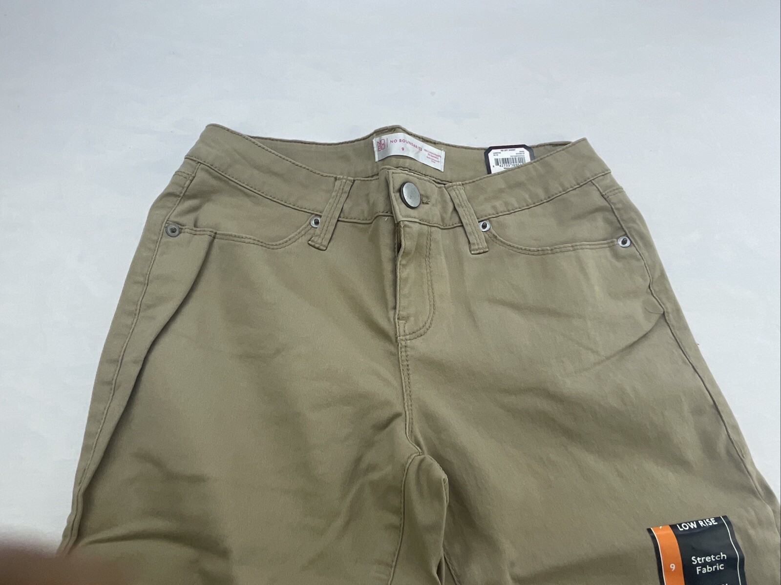 No Boundaries NoBo Juniors Skinny Low Rise Khaki Twill Stretch Jeans Size 9 New