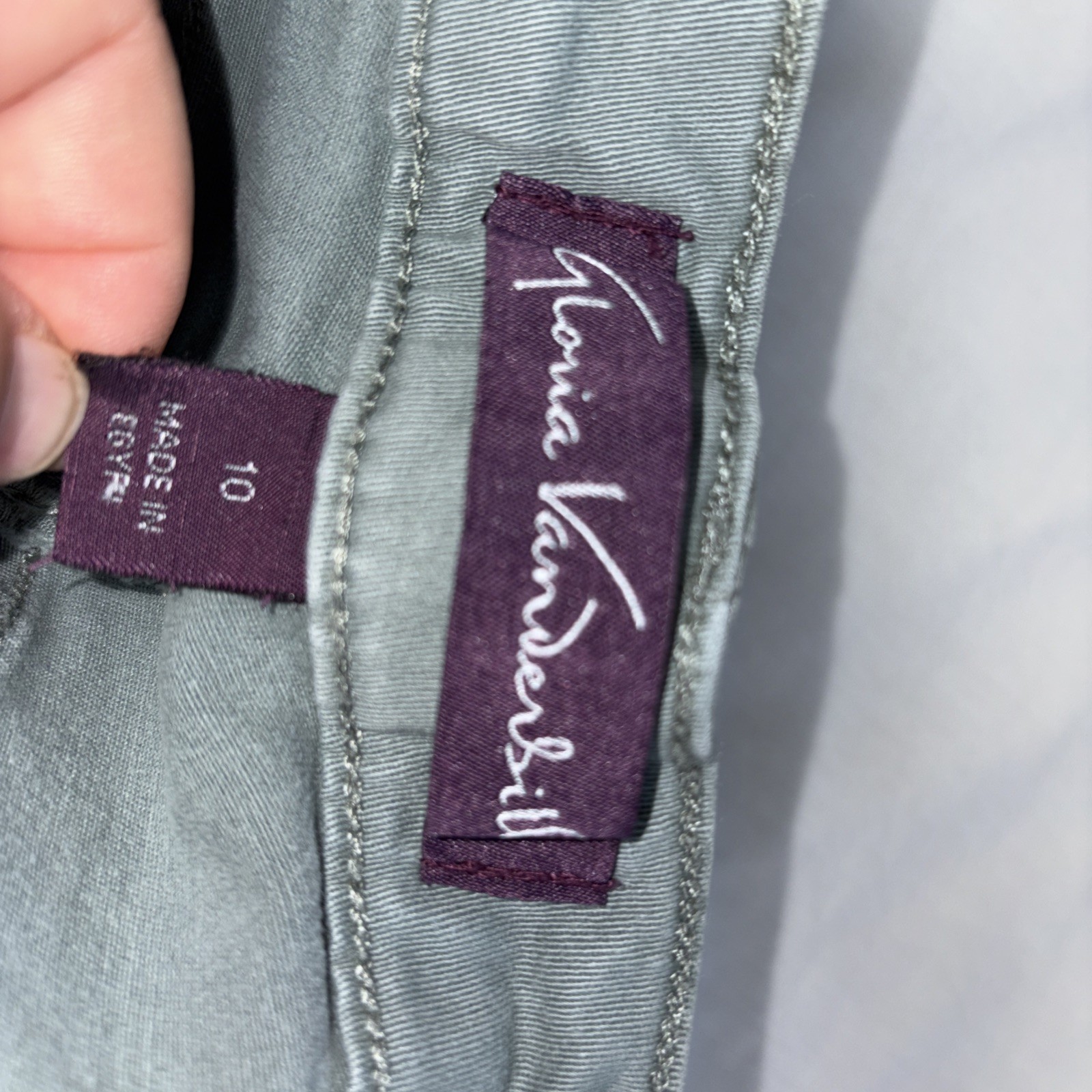 GLORIA VANDERBILT Amanda Capri Womens 10 FROSTED GLASS Classic Rise – PRE-OWNED