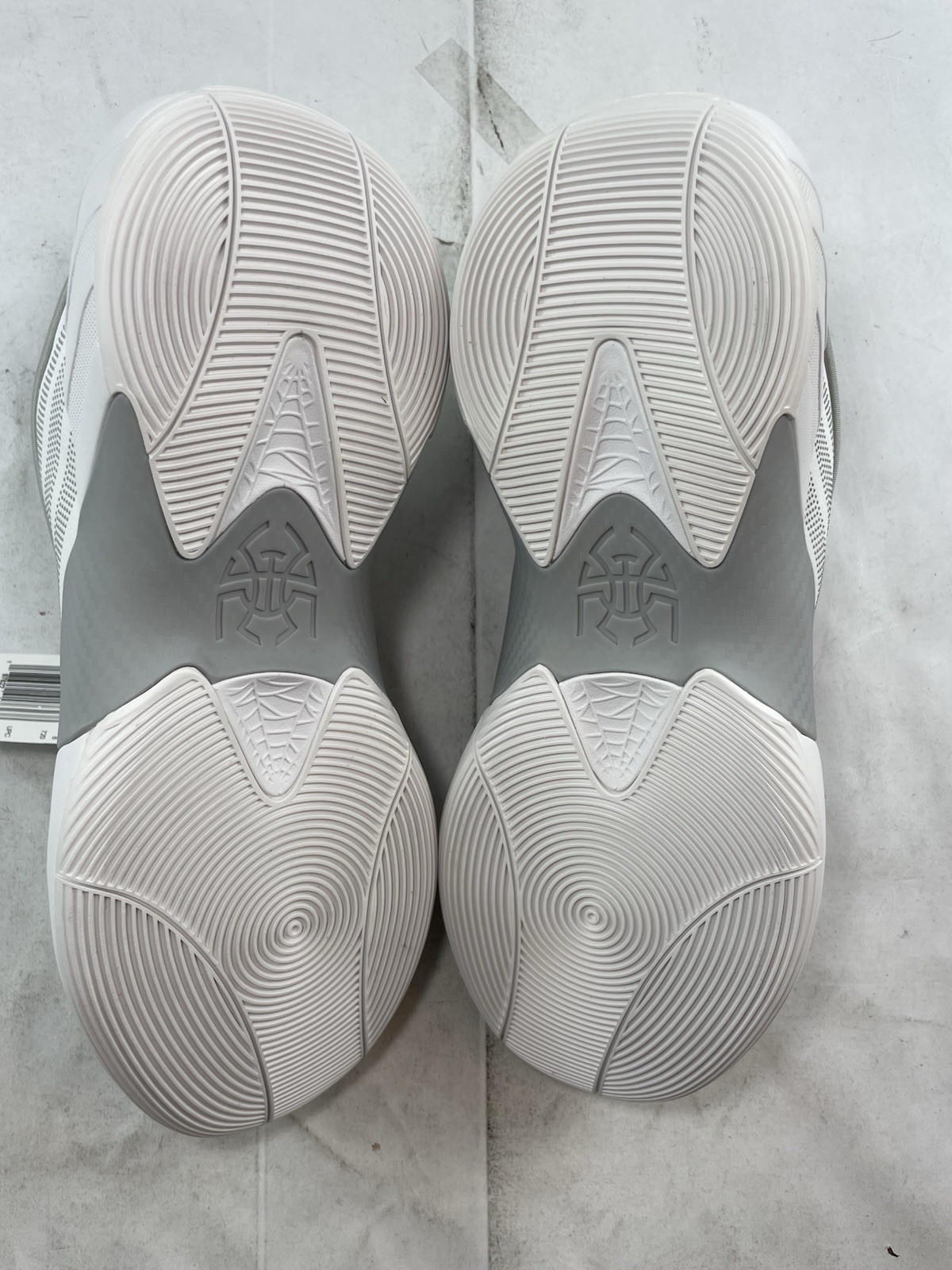 Adidas D.O.N. Issue 7 Basketball Men’s 8.5 White Sneakers Athletic Shoes JS1299