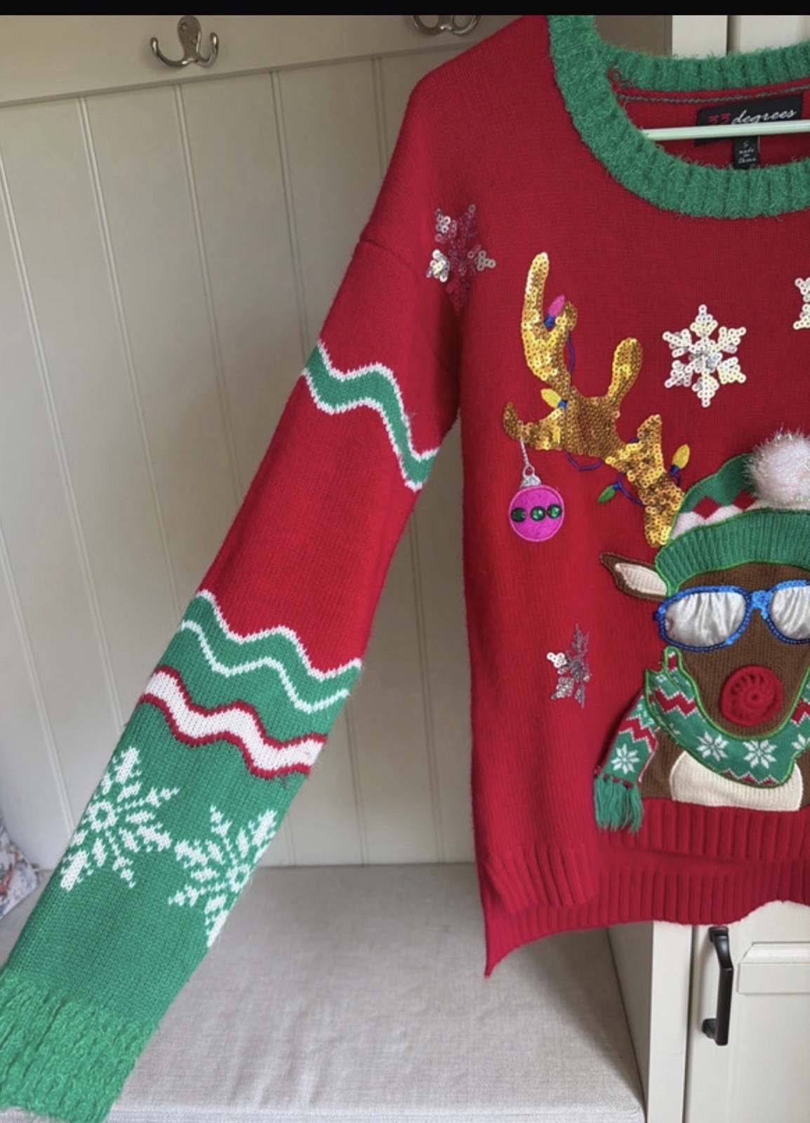 33 Degrees Women’s S Red/Green/White Sequin Knit Reindeer Crewneck Sweater