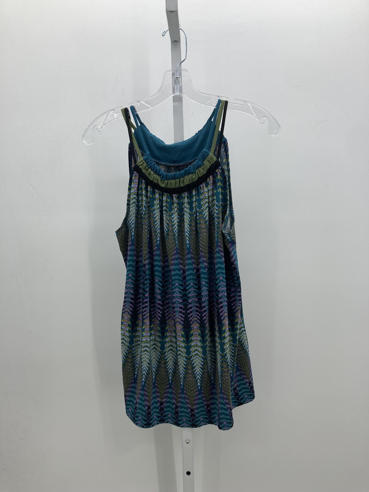 Axcess Size Medium Misses Sleeveless Shirt