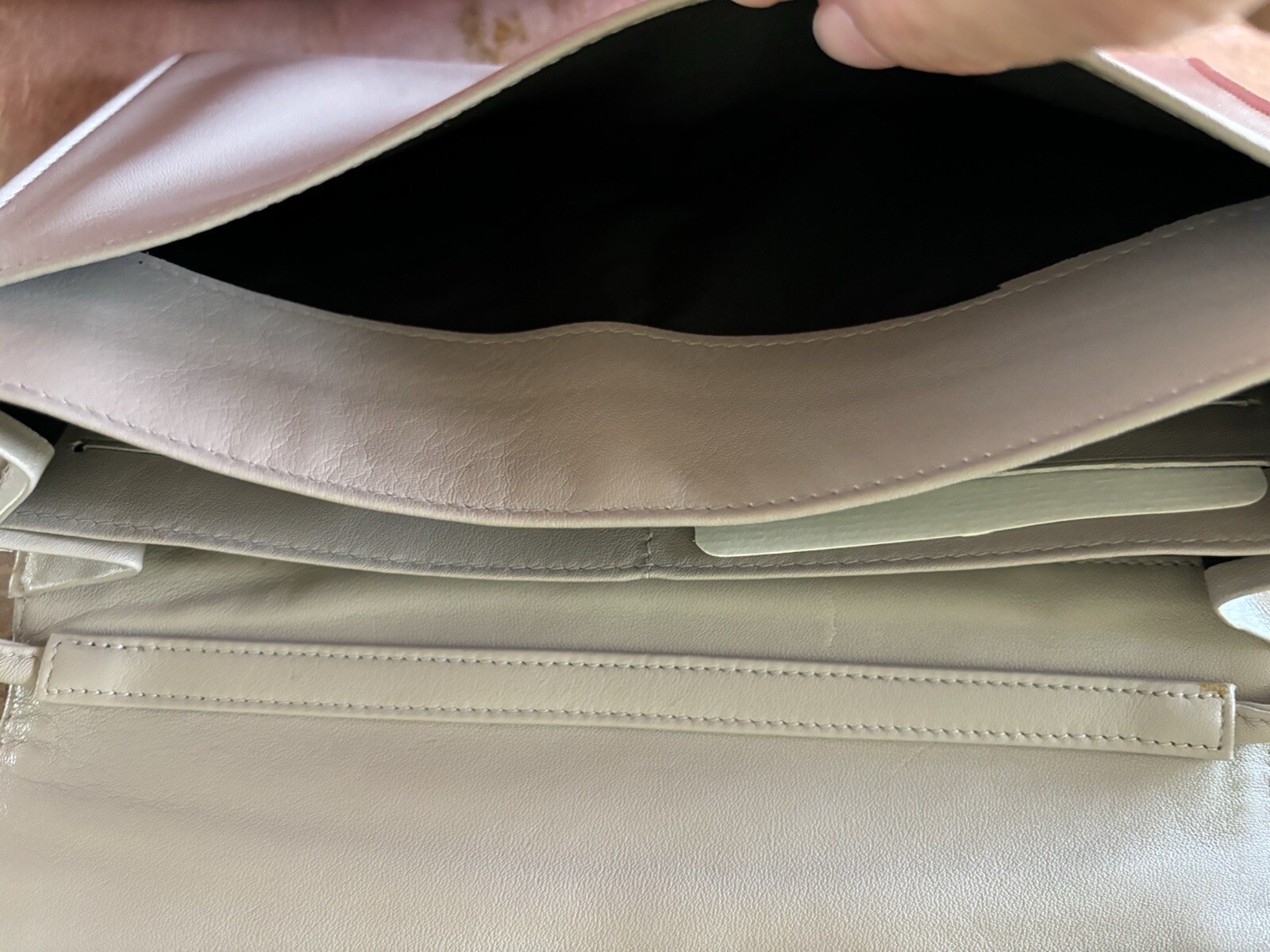 Donna Karan Light Taupe 5 Pocket Crossbody Soft Leather 8.75 X 5.5” Card Slots