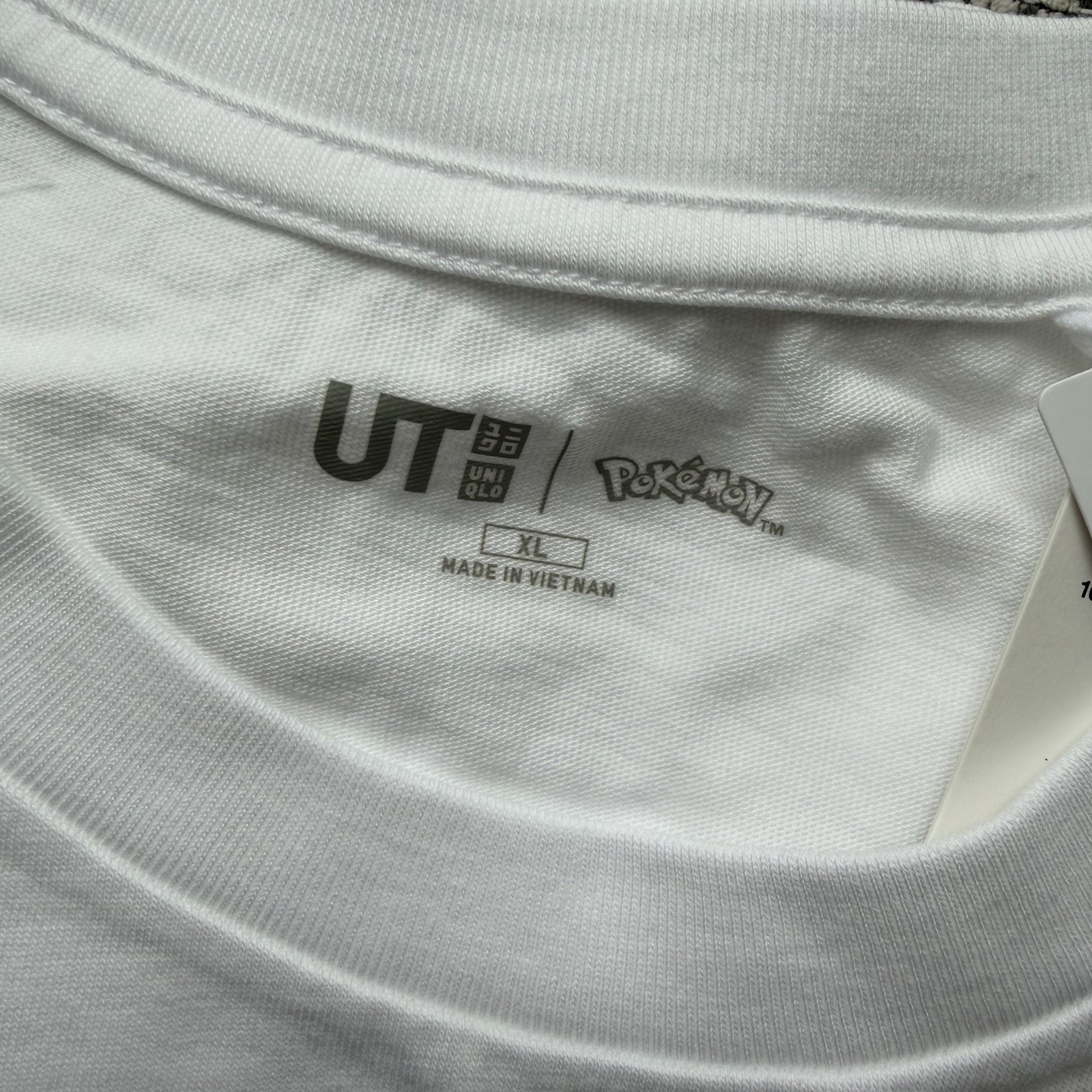 Uniqlo UT Japan Pokémon 30th Anniversary Tee White Charmander Squirtle L/XL