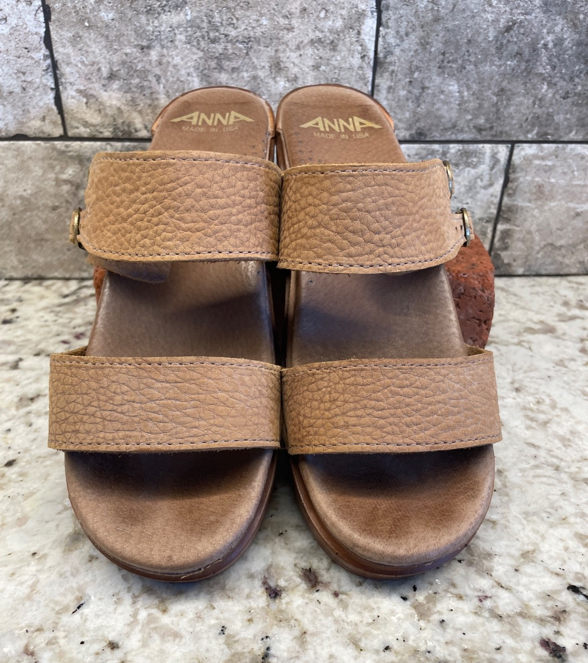 ANNA Made In USA Clogs Sandals 2.25″ Pebbled Tan Brown Leather 2 Strap EUC ~ 11