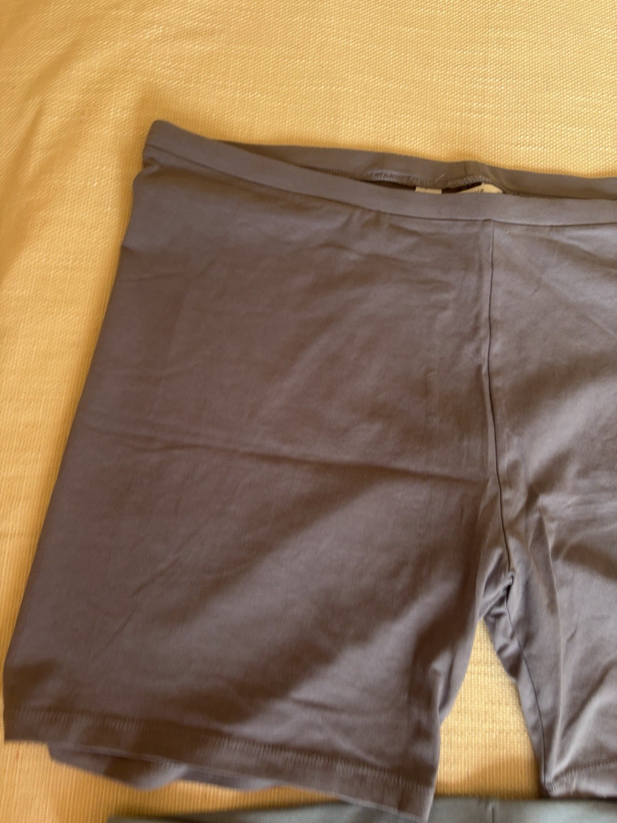 2 X Pairs Of Leggings Shorts Size XL (913)