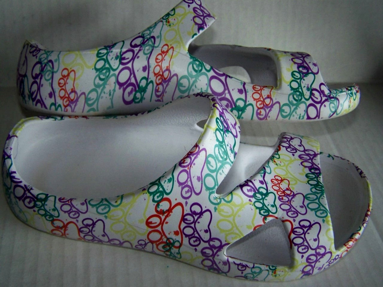 Sandals, slide on size 7M WHITE with Multi color Paw prints n flowers NextToNEW