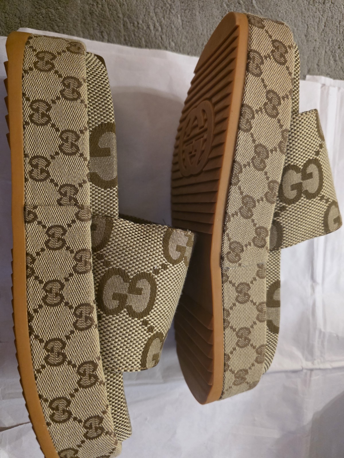 Gucci Platform Slippers Size 40 US 9.5 Women In Box Mint!!