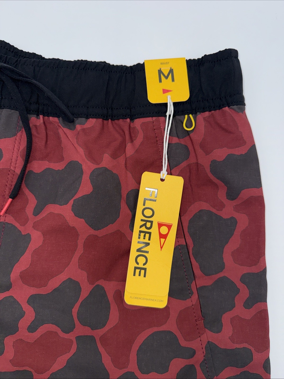 $70 Florence Men’s Elastic Waist 7” Shorts- Maroon Camo- Medium – NEW Tags
