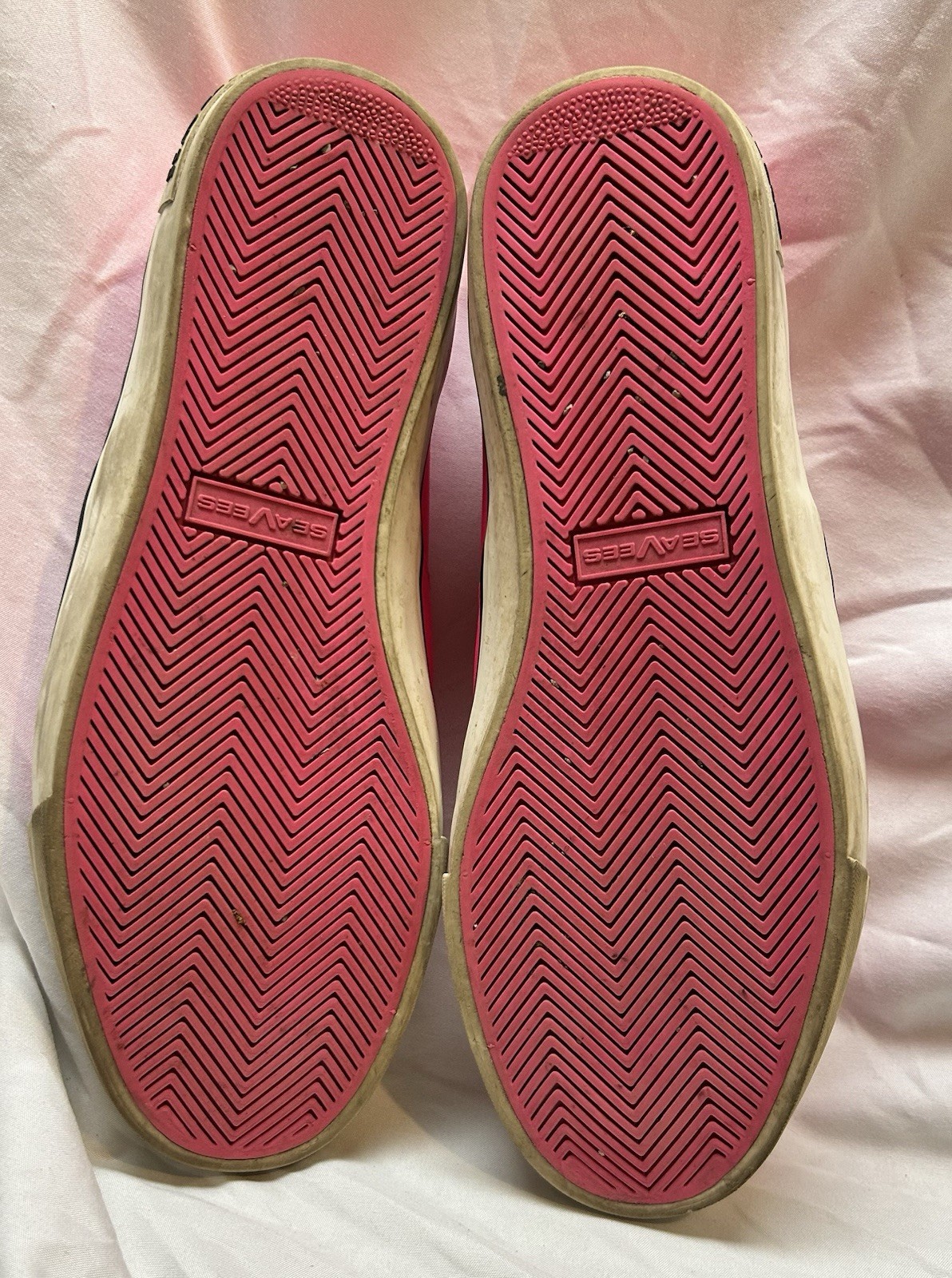 SeaVees Legend Sneaker Womens 9 Hot Pink Neoprene Lace Up Casual Tennis Shoes