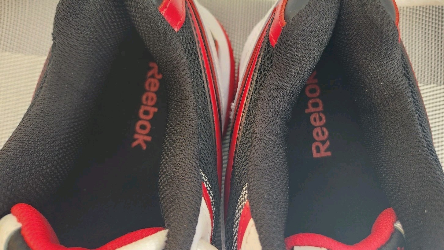 Reebok Men’s Size 10.5 ~ Reebok Sneakers Pheehan Run Leather Mesh Red Black