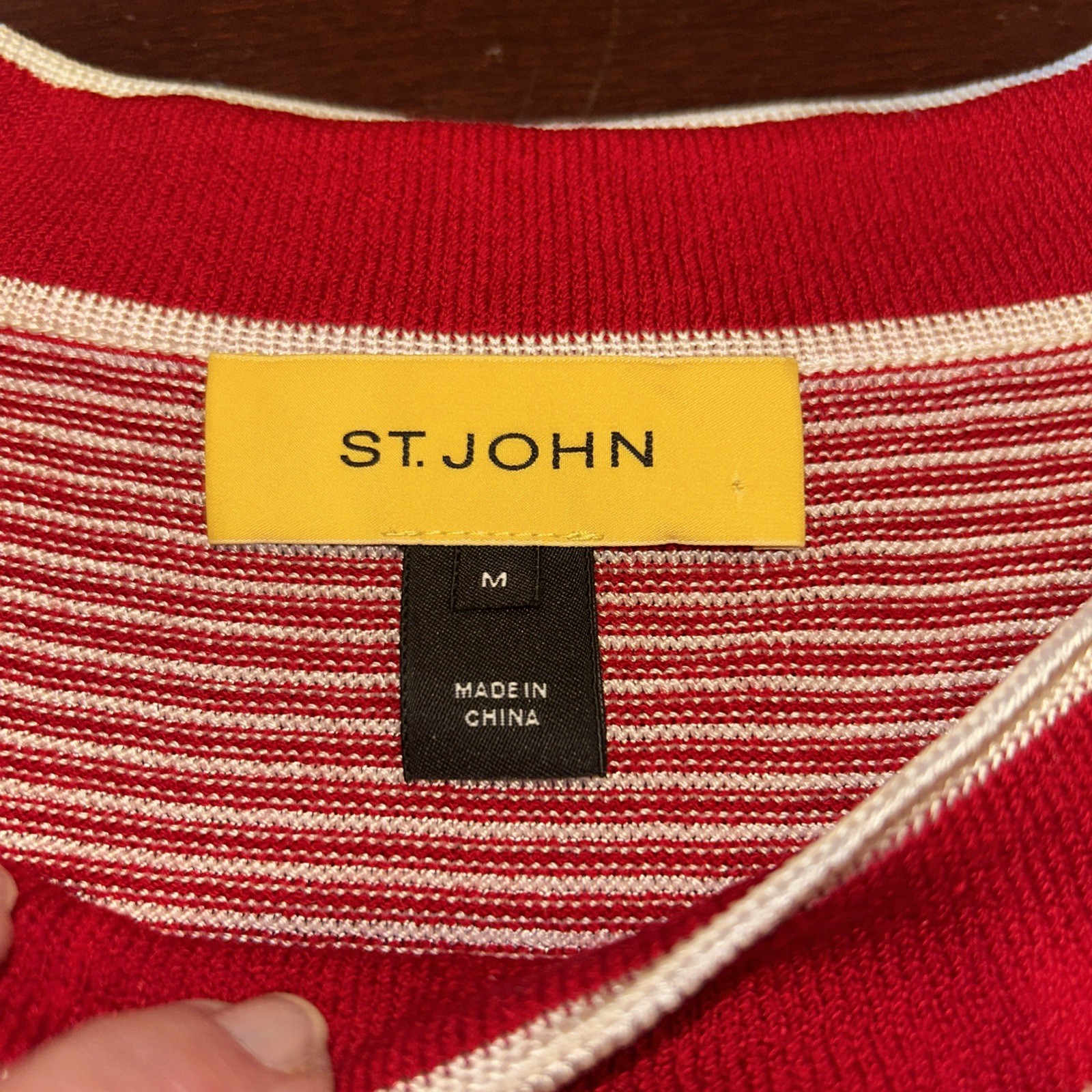 St.John Red White Striped Sleeveless Knit Top Mock Neck Rayon Wool blend Size M