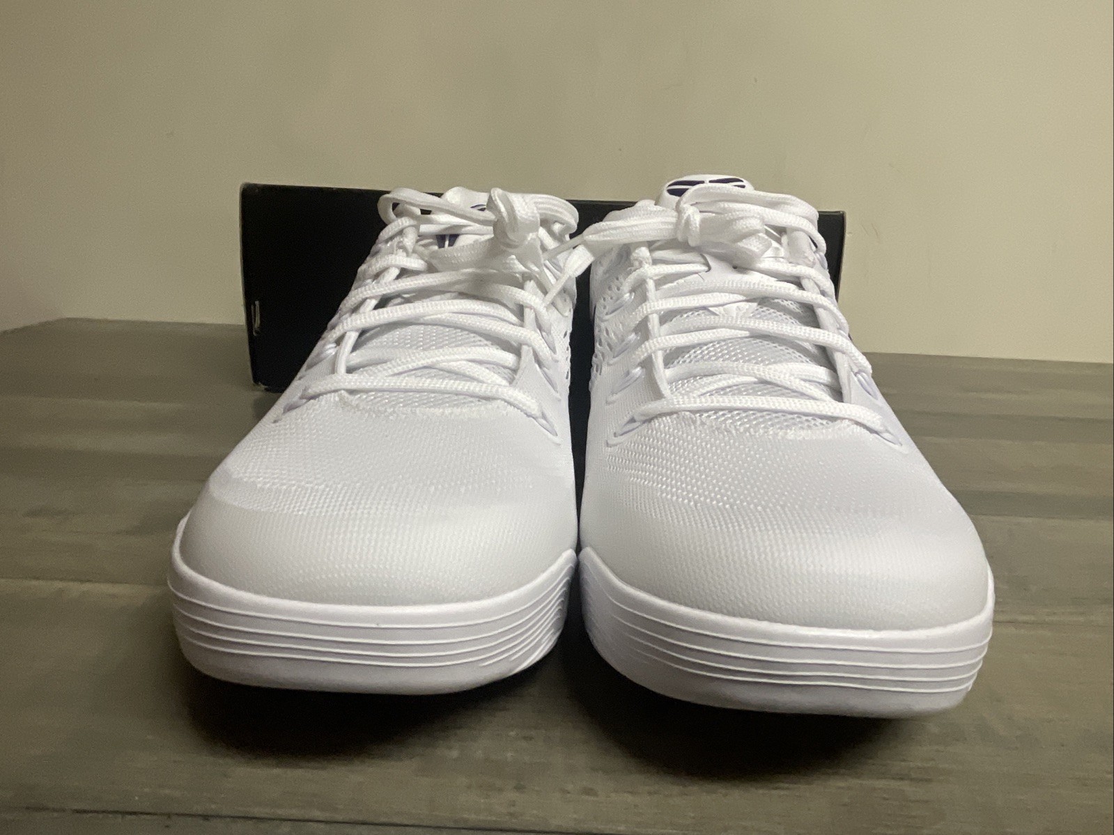 Nike Kobe 9 Elite Low EM Protro White Court Purple IH1401-100 Men’s Size 8 NEW