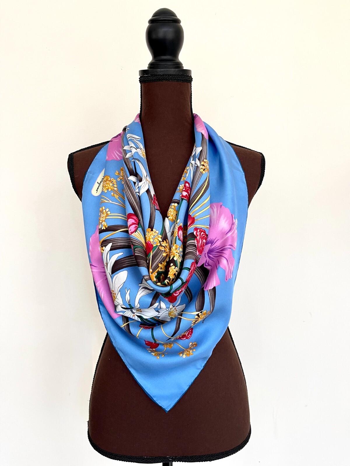 New Salvatore Ferragamo Scarf Bandana Floral Garden Blue Pink Silk Head Wrap