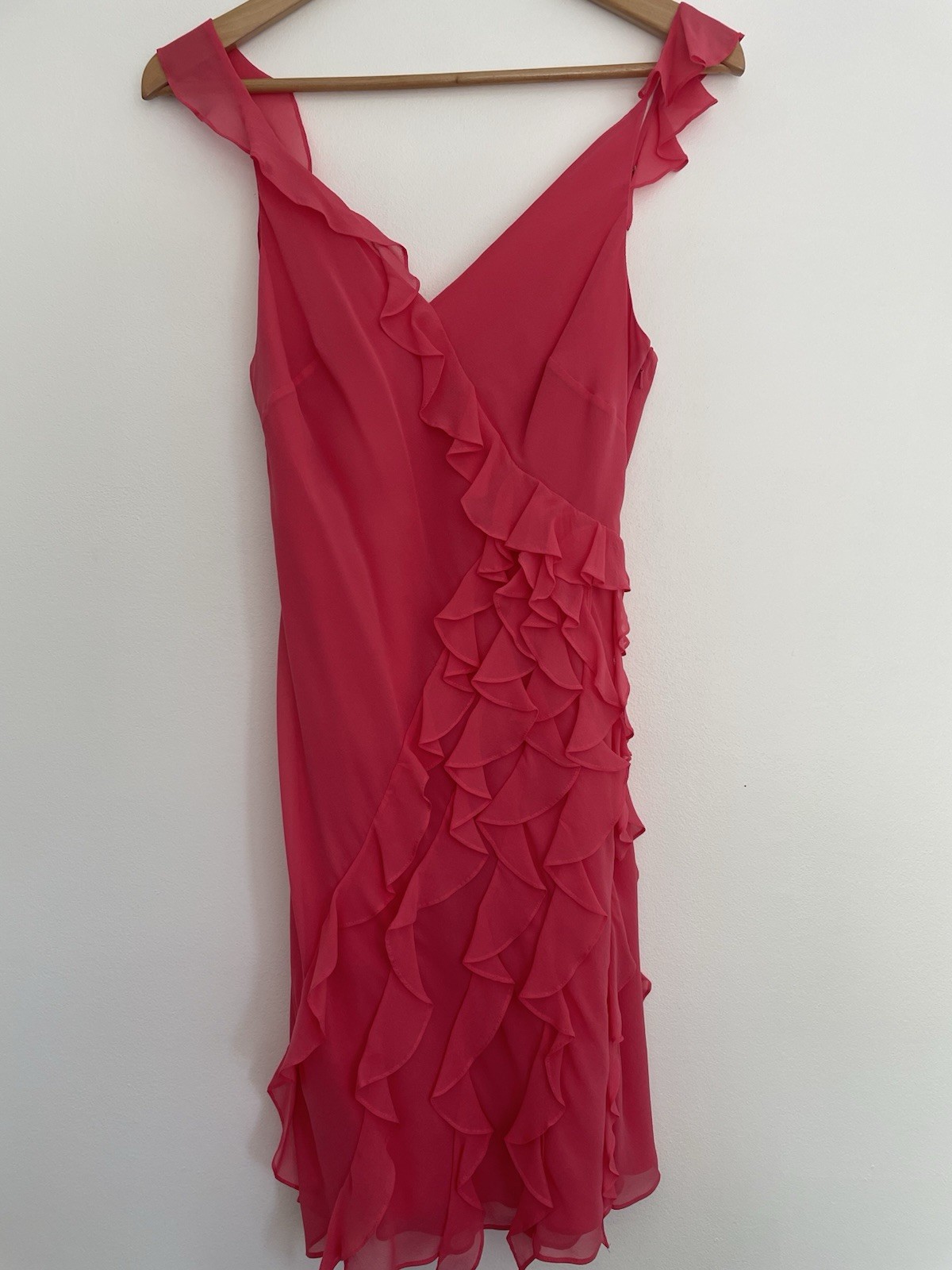 BCBGMAXAZRIA Fushia Pink spaghetti straps/ ruffles Cocktail Dress Women’s Size 6