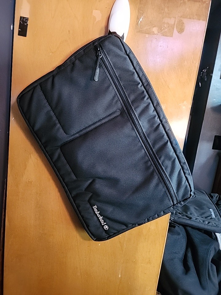 Timberland Crofton Water Resistant BLACK Laptop Computer Tablet Sleeve Case pack