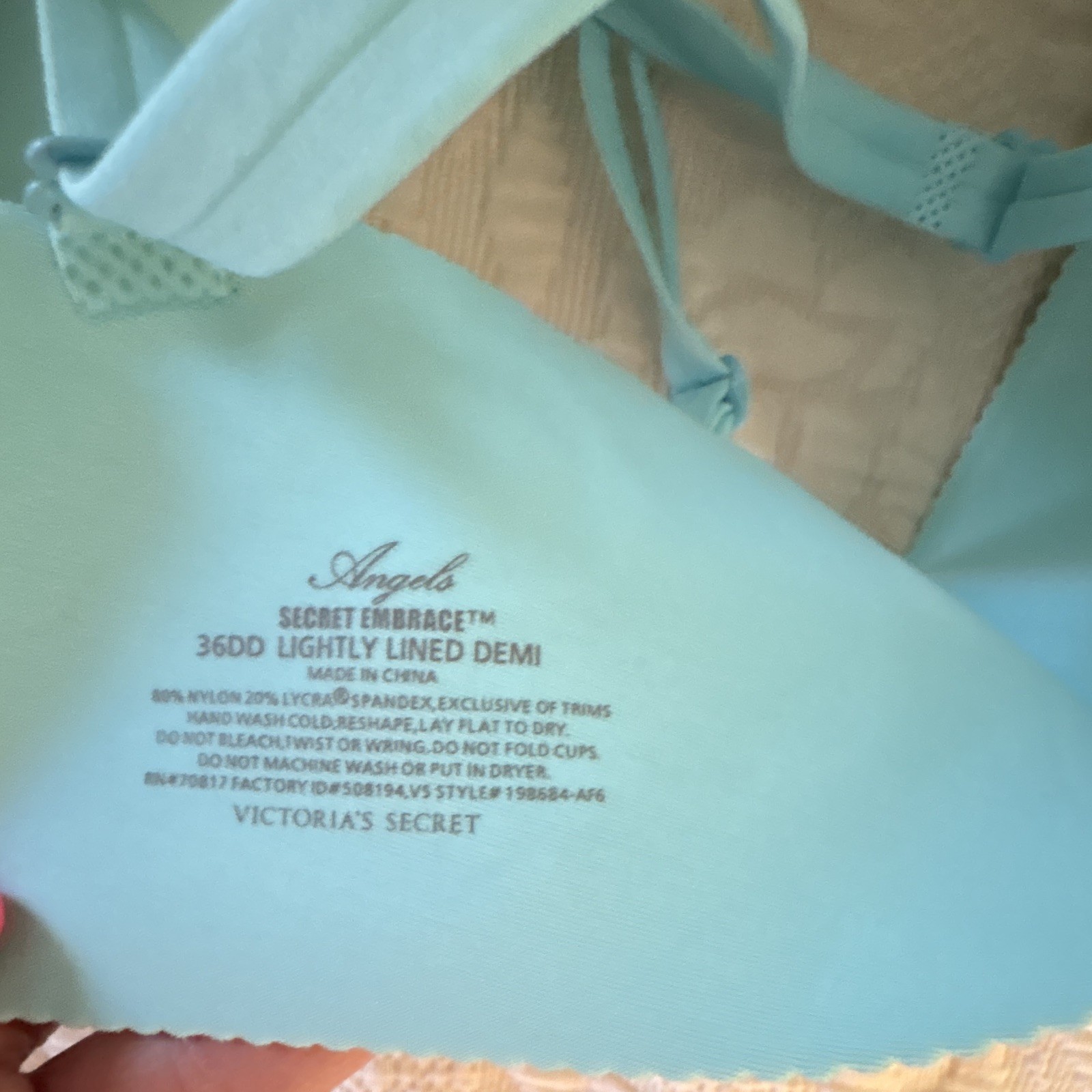 Victoria’s Secret Angels Secret Embrace 36DD Lightly Lined Underwire Demi Bra