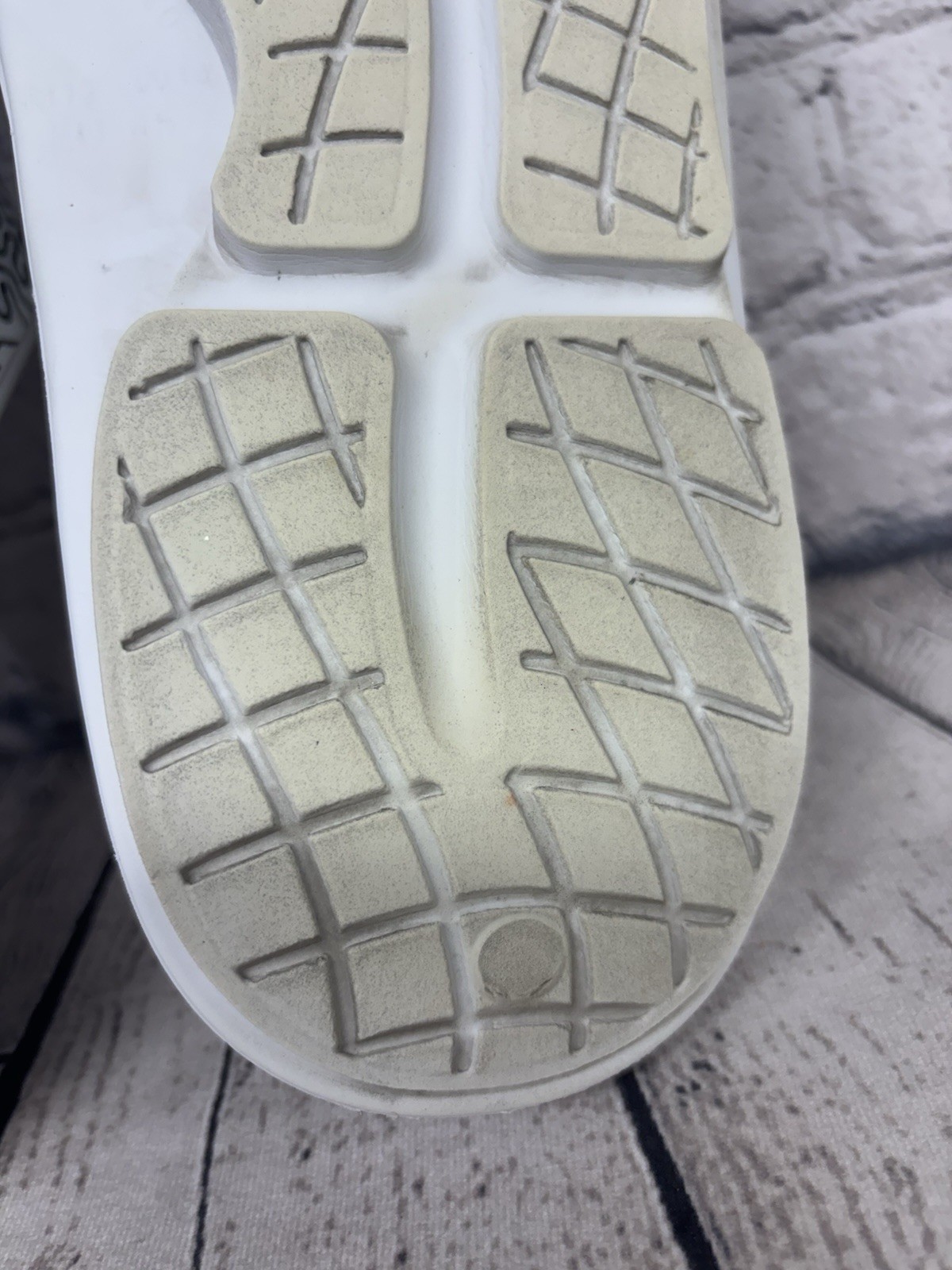 OOFOS OOahh Sport Flex Sandal Limited White Labyrinth Unisex Men’s 12 Women’s 14