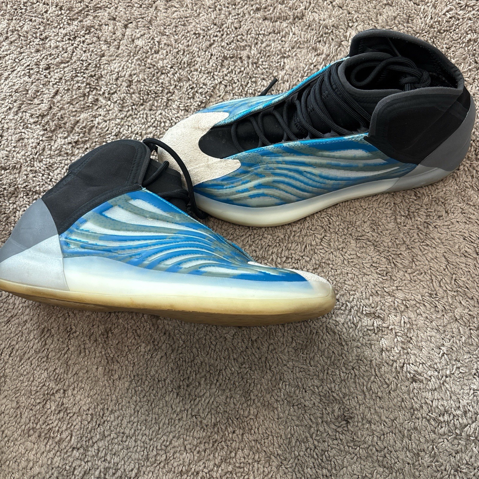 adidas Yeezy Quantum Frozen Blue Low Top Men’s Sneakers GZ8872 2020