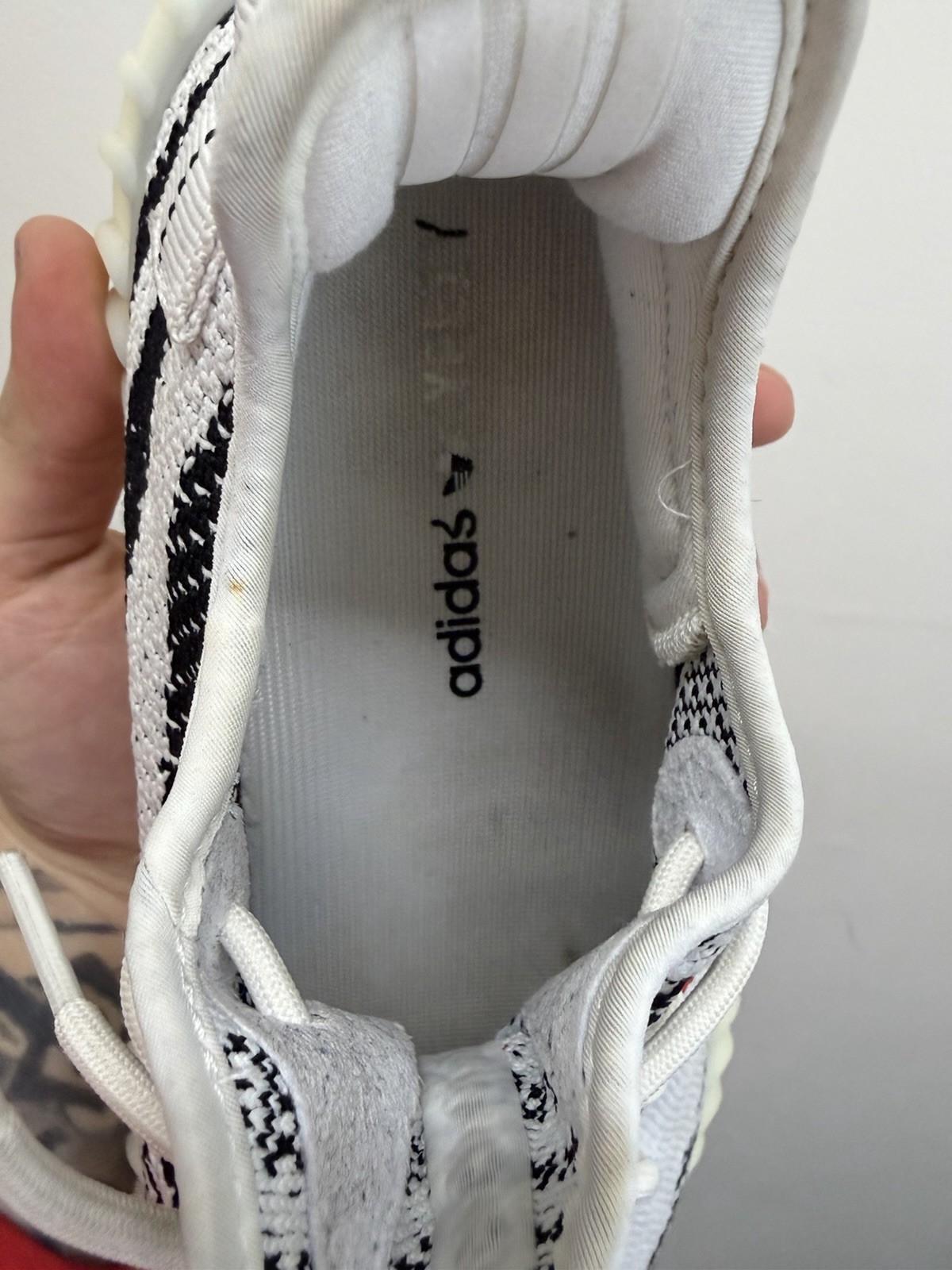 adidas Yeezy Boost 350 V2 Zebra White/Core Black/Red Primeknit CP9654 2017