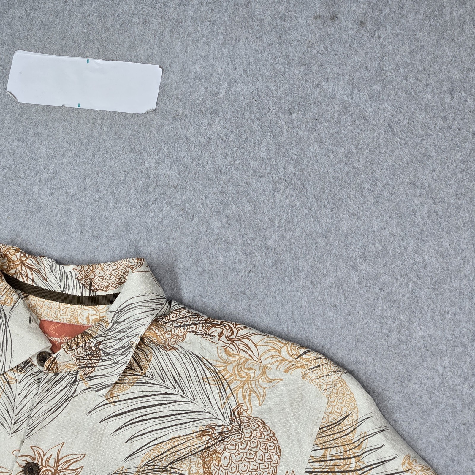 Tommy Bahama Men Button Up Shirt L Beige Pineapple Print 100% Silk Hawaiian