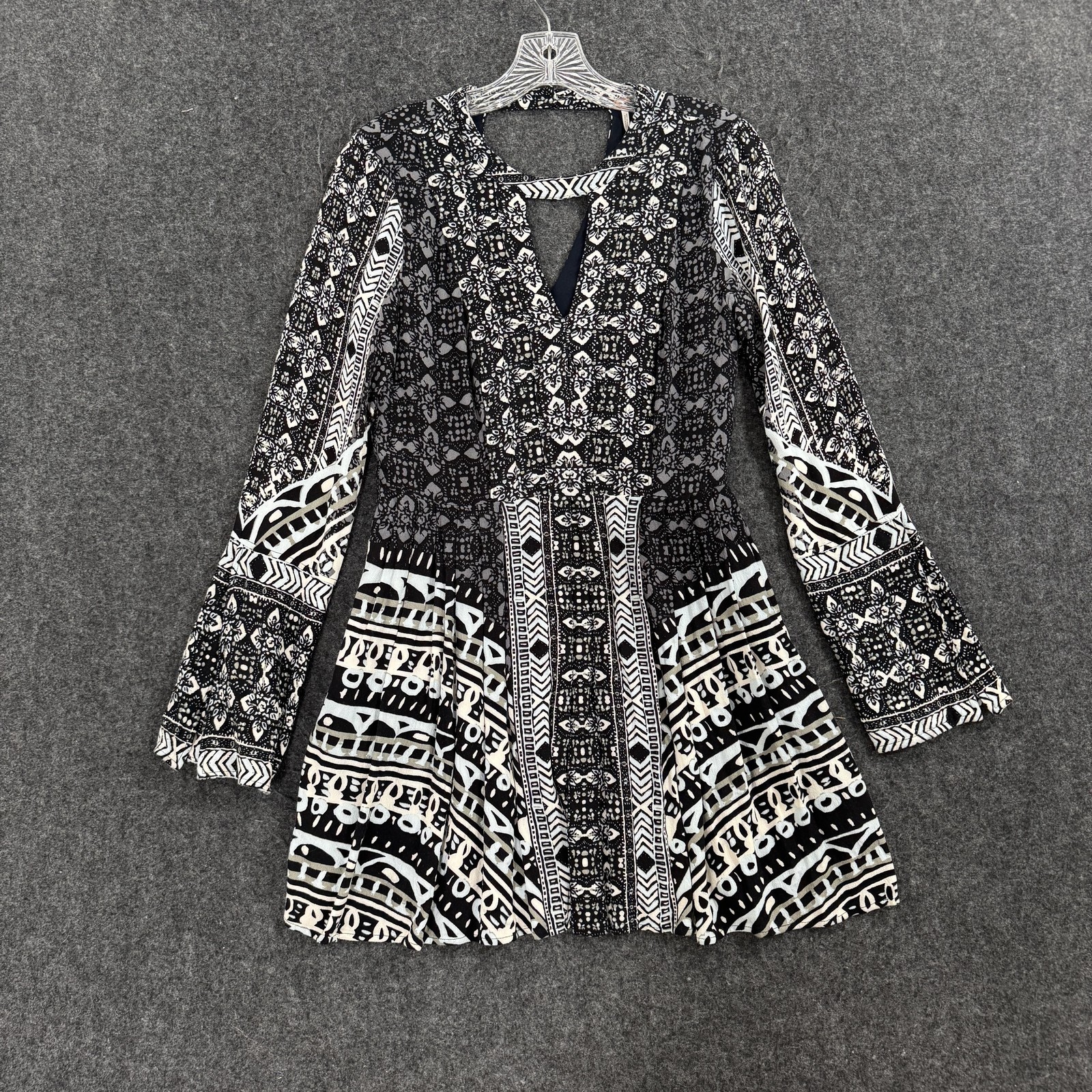 Free People Tegan Border Printed Dress Women’s 4 Black Geometric Bell Sleeve