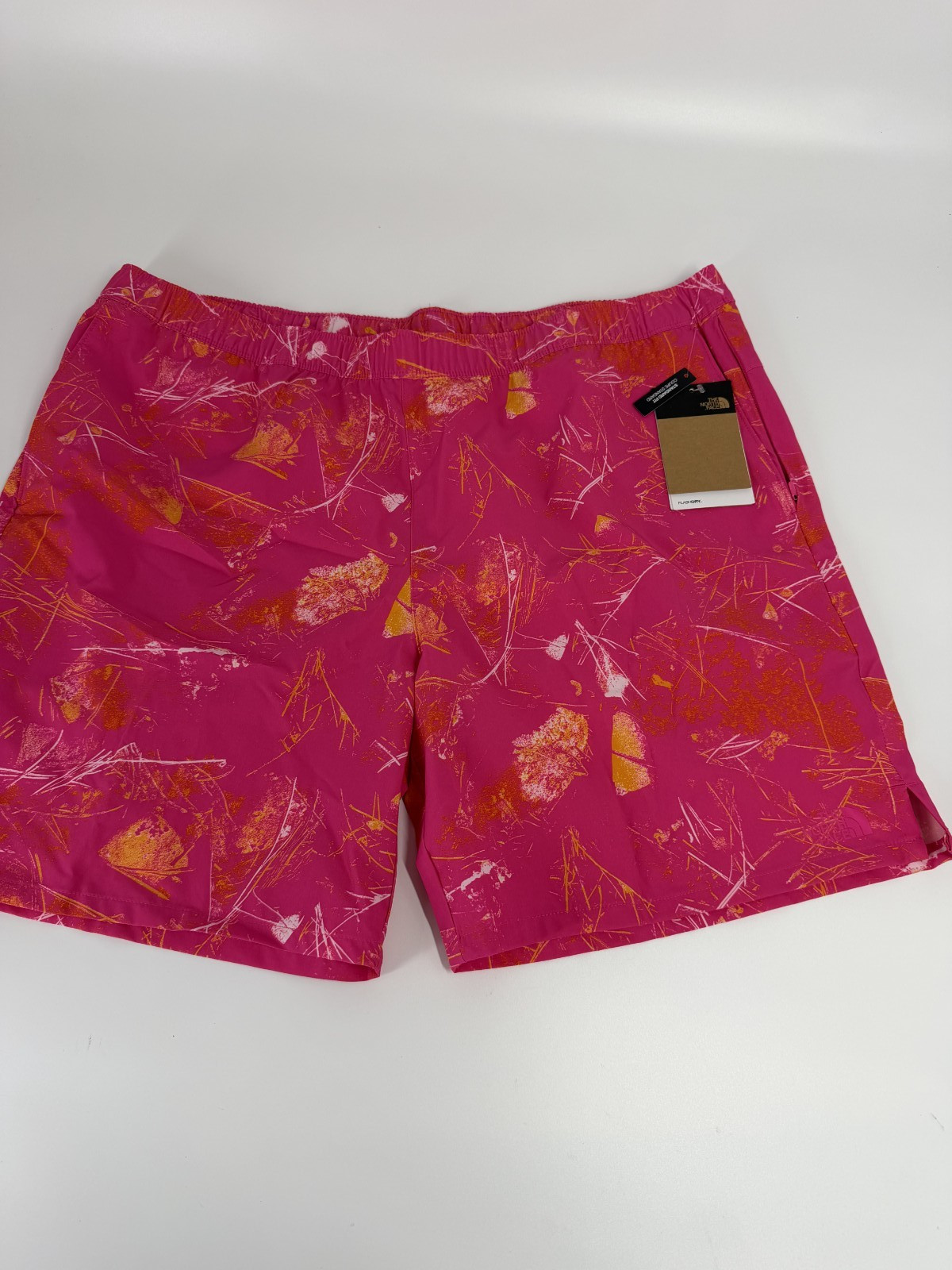 THE NORTH FACE Wander Shorts Mens XXL Length 18″ Inseam 7″ Pink Floral NWT