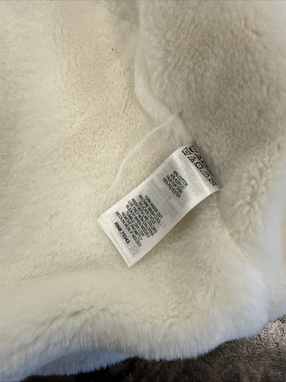 “Tommy Bahama” 3-6 Month White Knitted A Sharpa Fur Coat Hood *Stain