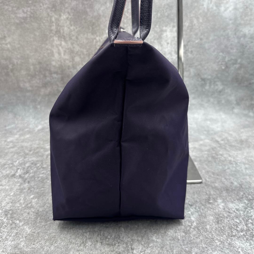 Excellent condition Longchamp Le Pliage Club L purple fits A4 size.
