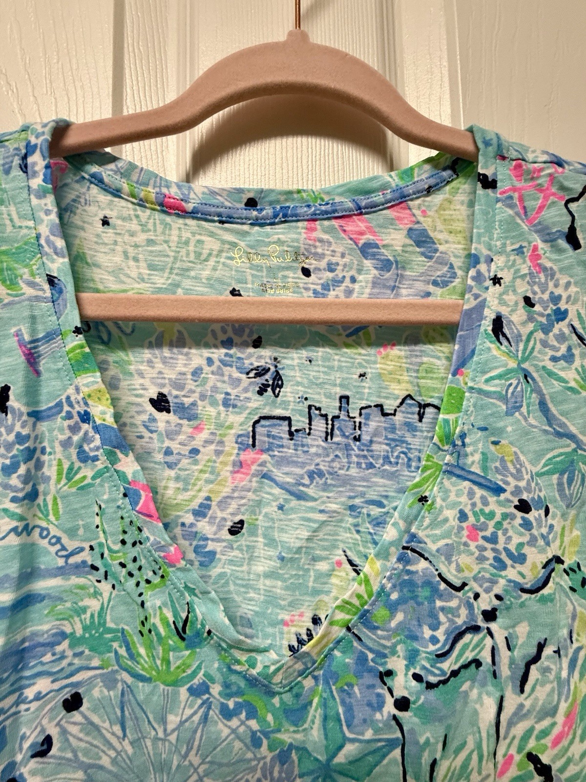 NWOT Lilly Pulitzer Etta V Neck Top L Lilly Loves Texas Destination Print