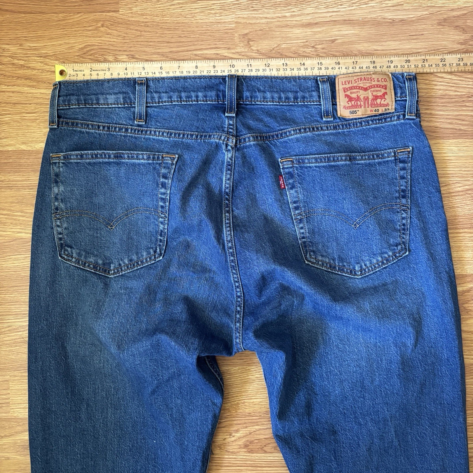 Levi’s 505 Jeans Mens 40×32 Blue Regular Fit Straight Leg Medium Wash Denim