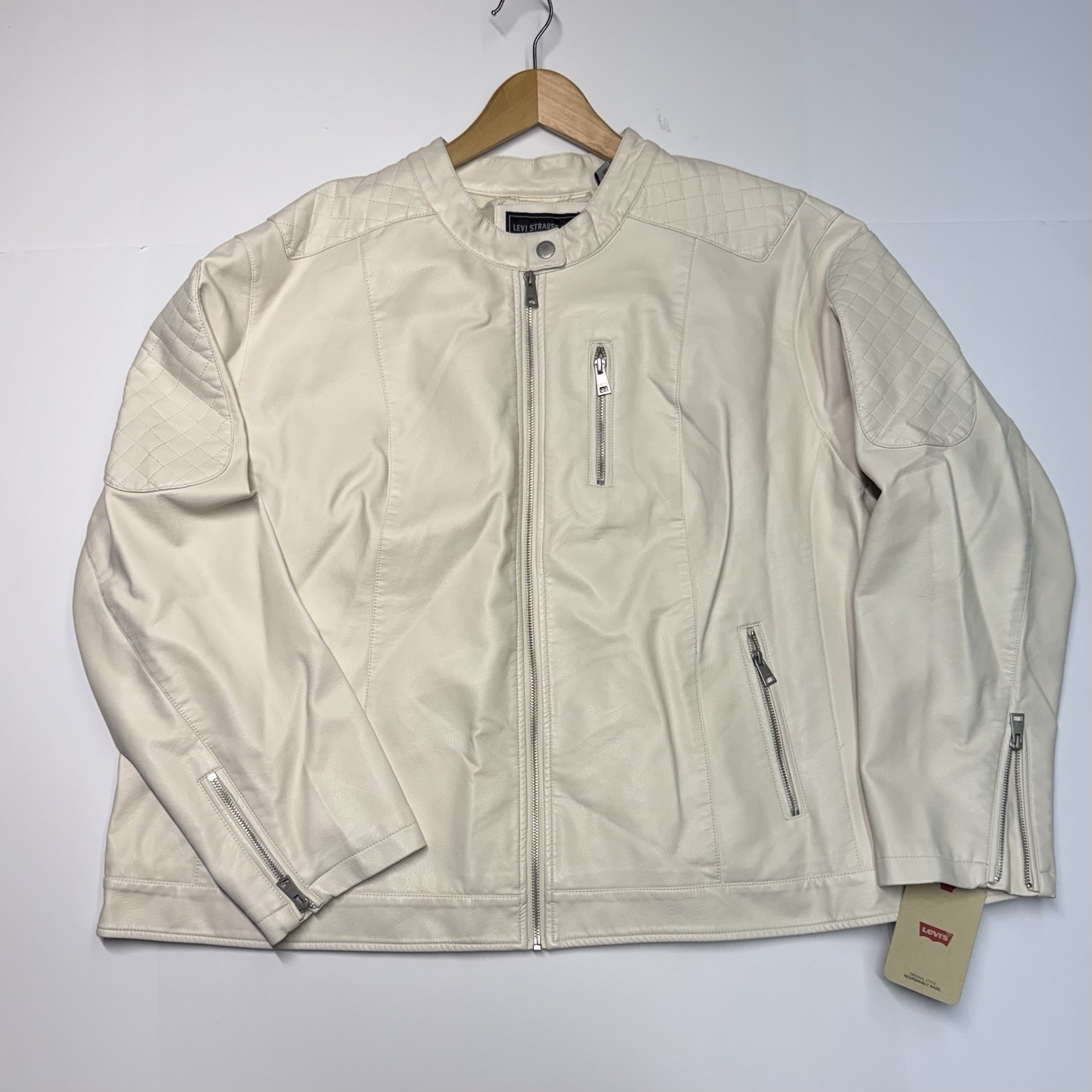 Levis Women’s Leather Jacket Full Zip Size 4X LW7WU263 100% Polyurethane NWT