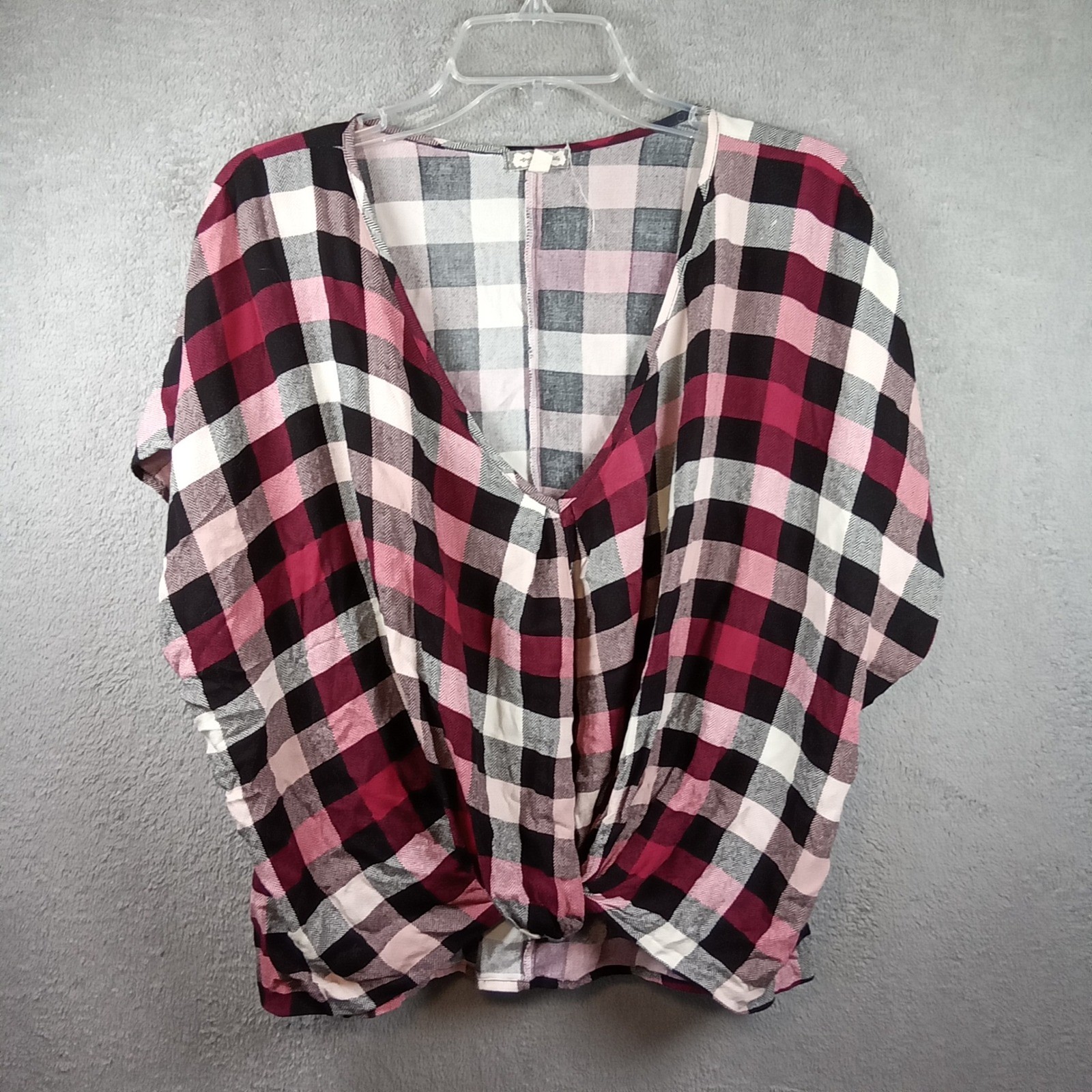 Eyeshadow Womens Burgundy Pink Buffalo Plaid Front Twist V-Neck Top Medium