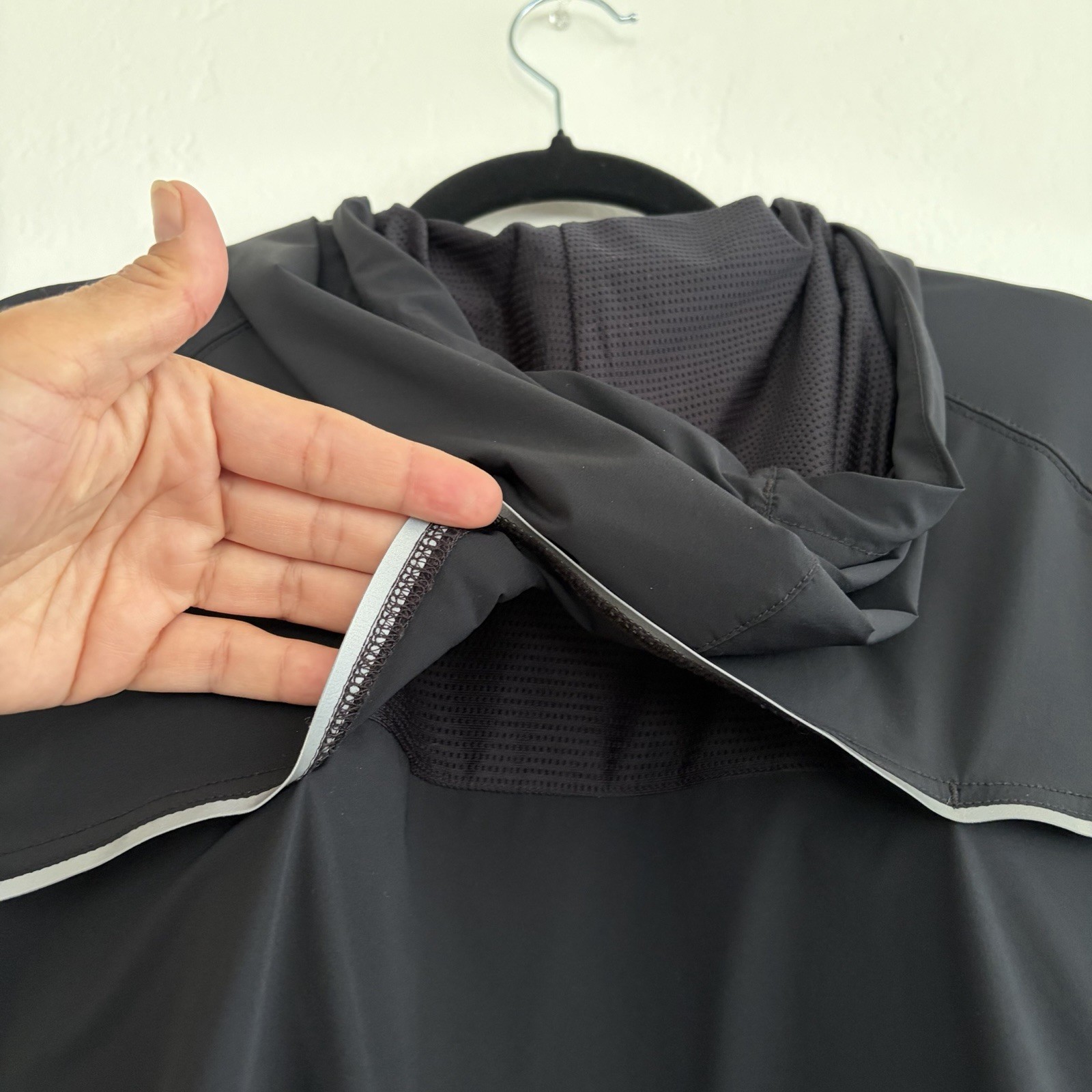 1st Phorm Black Hooded Reflective Full Zip Windbreaker Jacket Pockets Size Small