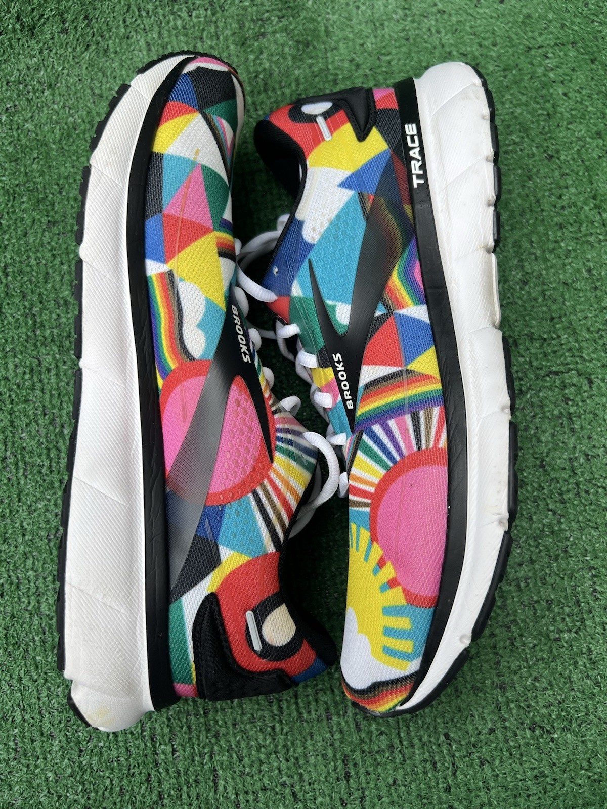 Brooks Trace 2 Shoes Lisa Congdon Running Pride Gym Sneakers Men’s Size 11.5D