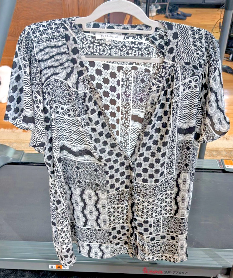 ROSE + OLIVE~2X~Black/White pattern Blouse