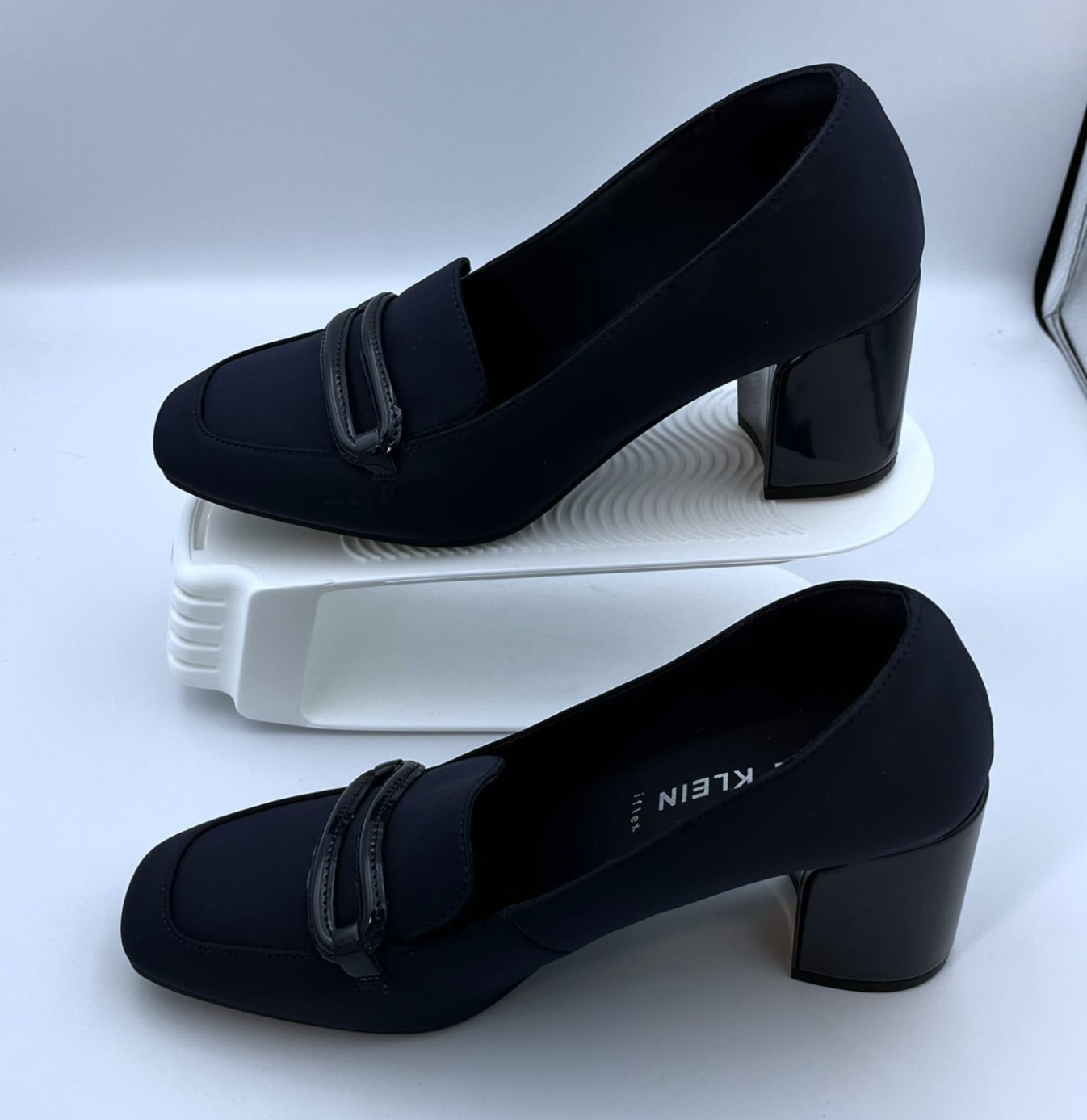 Anne Klein Toni Stretch Block Heel Tailored Pumps – Navy – Size 7 ½