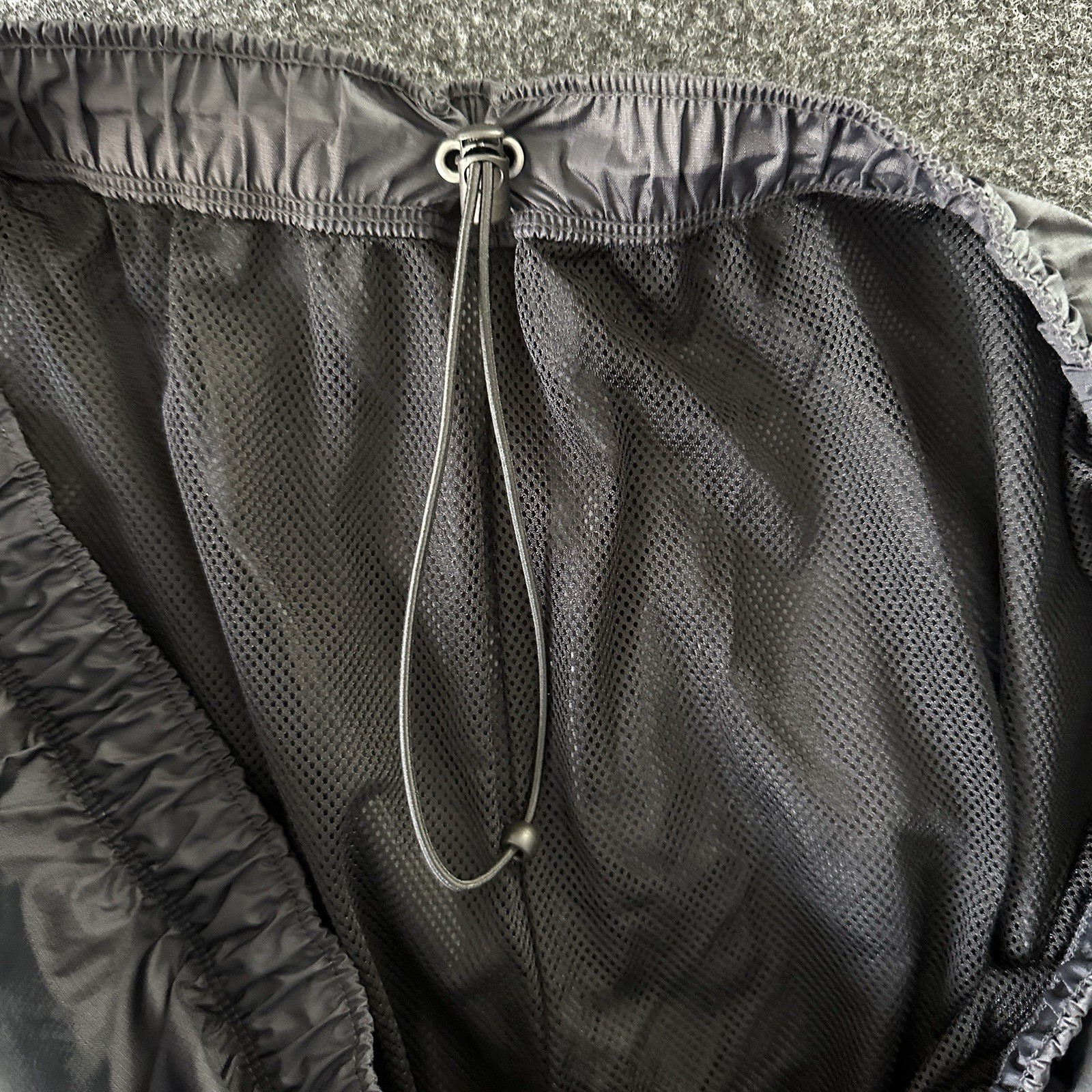 Ultimate Terrain Pant Mens L Black Nylon Windbreaker Cargo Straight Outdoor