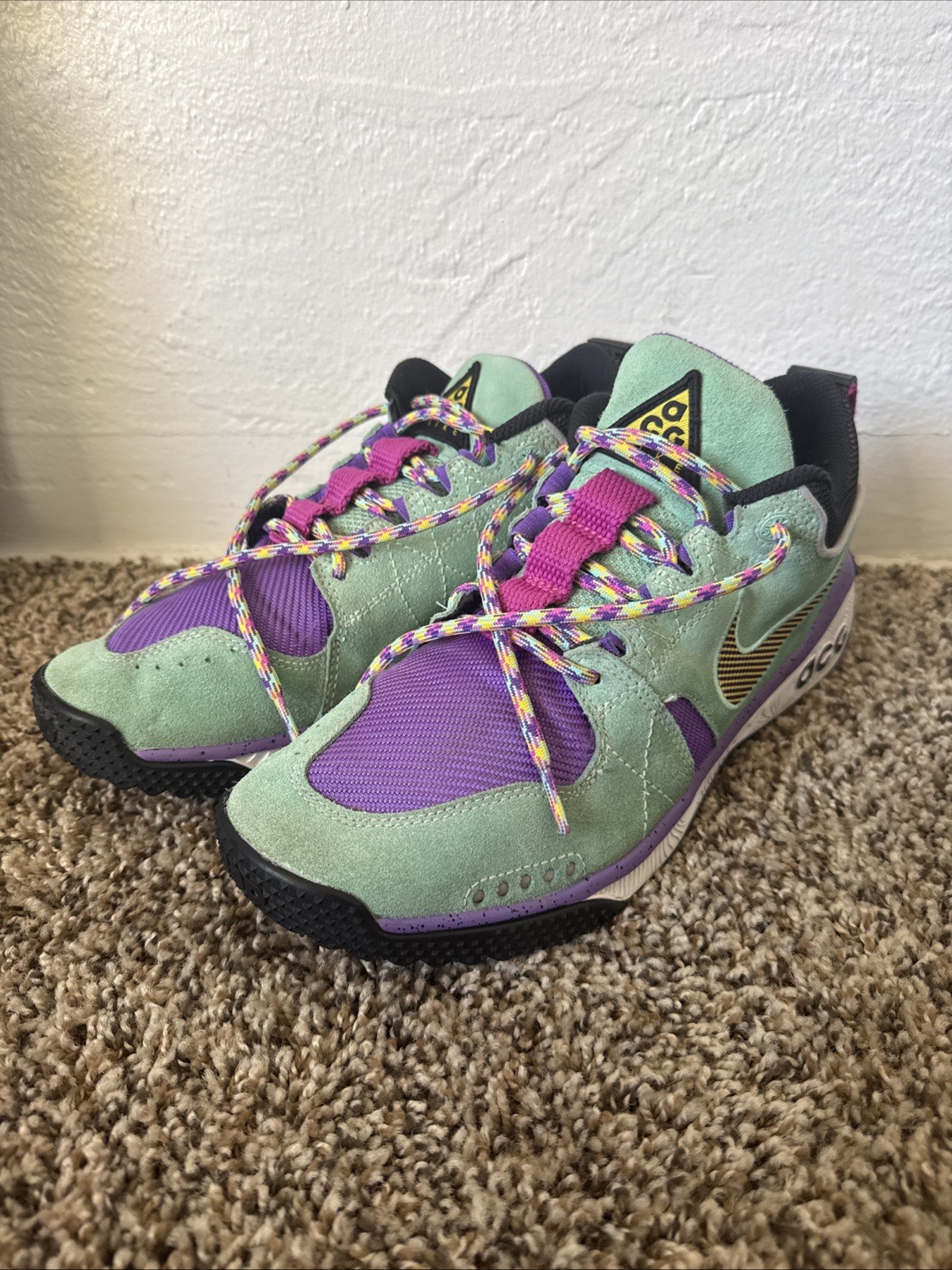 Nike ACG Dog Mountain Emerald Rise Men’s Sneakers Size 10 AQ0916300