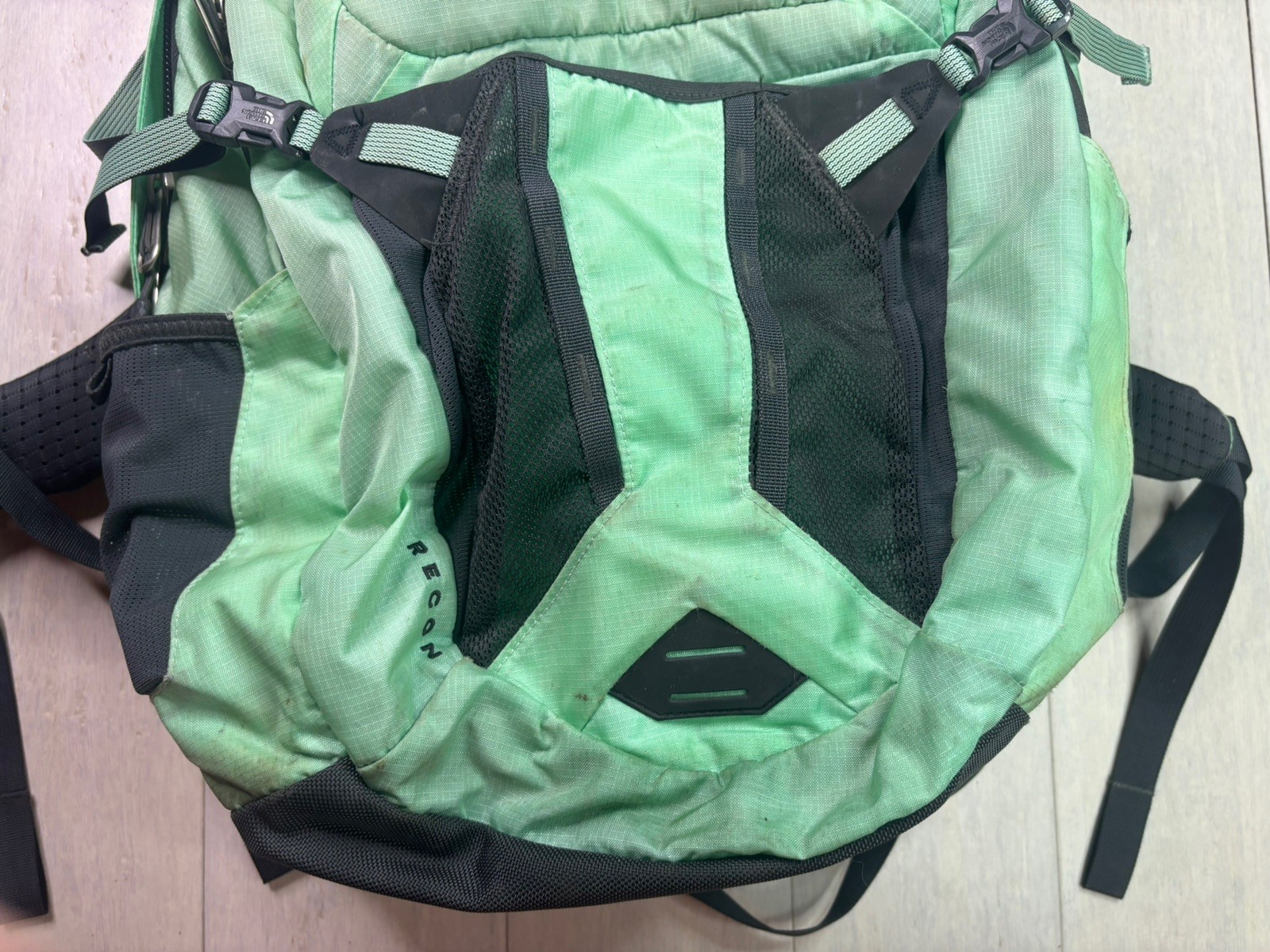 North Face FlexVent Technology Premium Sport Recon Backpack Teal Black