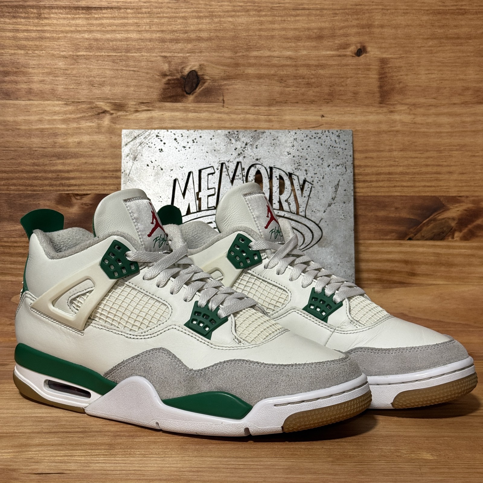 Size 11M/12.5W – Jordan 4 Retro SB Pine Green DR5415-103 Pre-Owned
